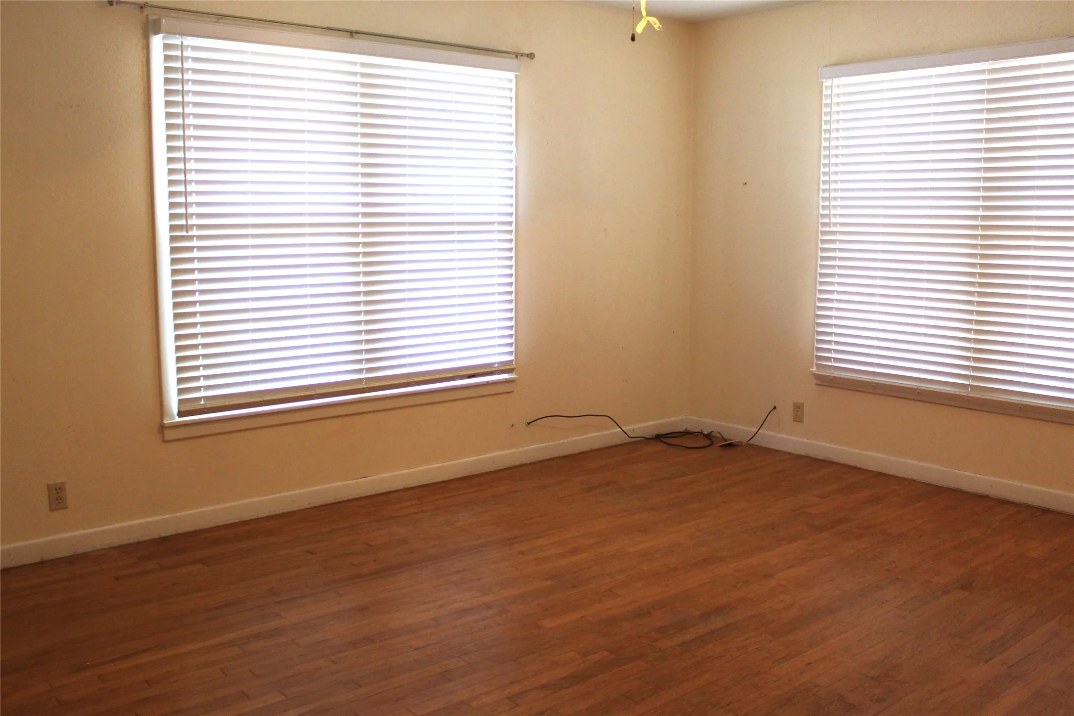Single Family Residence For Sale in Erath County , 860 N Harbin Drive, Stephenville, Texas 76401, 4 Bedroom, 3 Bathroom, Garage spaces, 2,119 Sqft, built in 1957, mls#21326418, Real Estate Agent in Stephenville, Homes For Sale in Erath county, Homes For Sale in Stephenville, Realtor in Stephenville Texas, Real Estate Brokerage Independent Realty Texas, Luminita Cordes Realtor