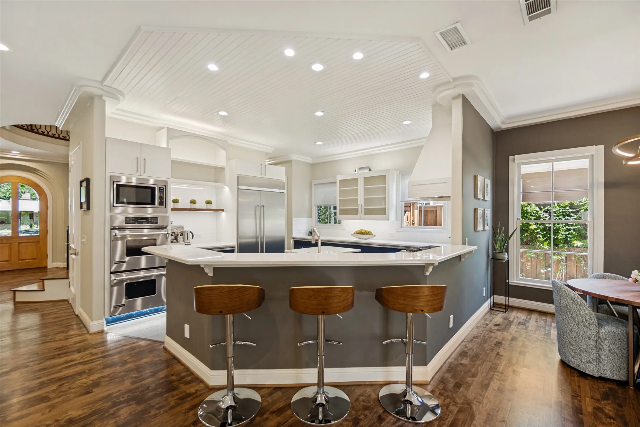 Single Family Residence For Sale in Dallas County , 6122 Bryan Parkway, Dallas, Texas 75206, 4 Bedroom, 3 Bathroom, 2 Garage spaces, 3,617 Sqft, built in 1999, mls#21326610, Real Estate Agent in Dallas, Homes For Sale in Dallas county, Homes For Sale in Dallas, Realtor in Dallas Texas, Real Estate Brokerage Independent Realty Texas, Luminita Cordes Realtor