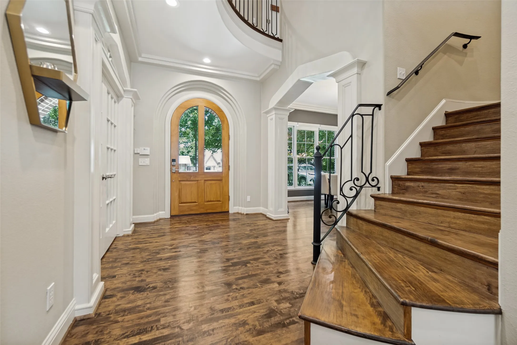 Single Family Residence For Sale in Dallas County , 6122 Bryan Parkway, Dallas, Texas 75206, 4 Bedroom, 3 Bathroom, 2 Garage spaces, 3,617 Sqft, built in 1999, mls#21326610, Real Estate Agent in Dallas, Homes For Sale in Dallas county, Homes For Sale in Dallas, Realtor in Dallas Texas, Real Estate Brokerage Independent Realty Texas, Luminita Cordes Realtor