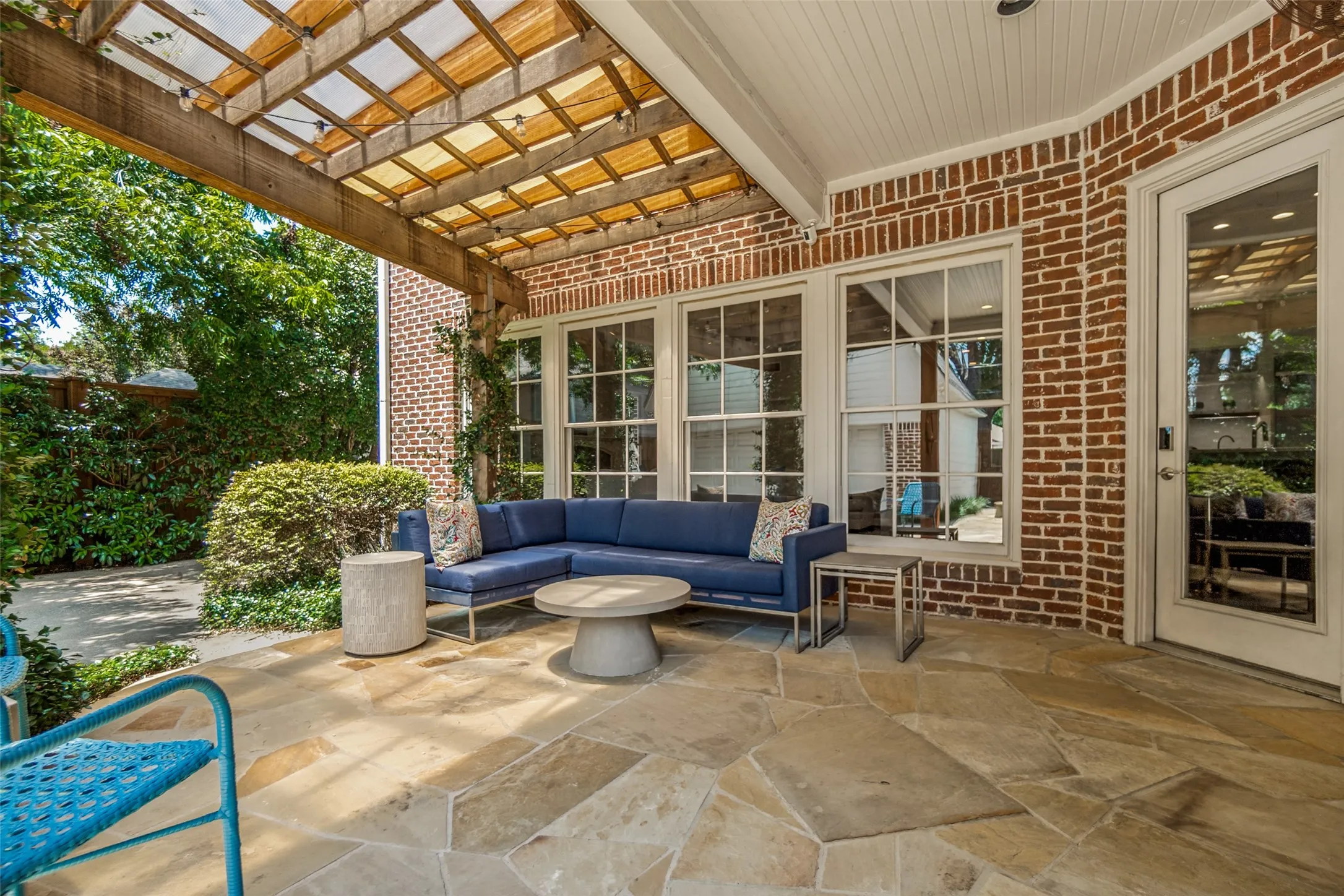 Single Family Residence For Sale in Dallas County , 6122 Bryan Parkway, Dallas, Texas 75206, 4 Bedroom, 3 Bathroom, 2 Garage spaces, 3,617 Sqft, built in 1999, mls#21326610, Real Estate Agent in Dallas, Homes For Sale in Dallas county, Homes For Sale in Dallas, Realtor in Dallas Texas, Real Estate Brokerage Independent Realty Texas, Luminita Cordes Realtor