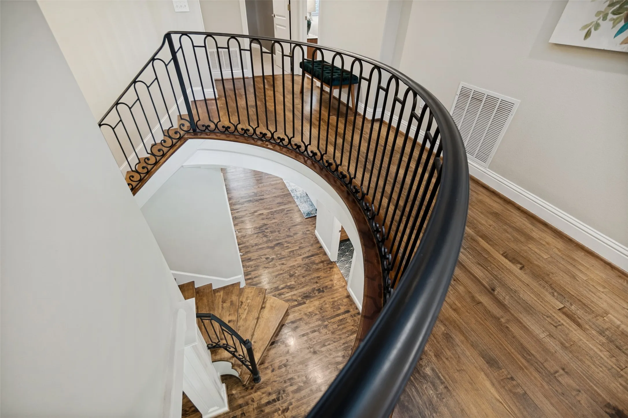 Single Family Residence For Sale in Dallas County , 6122 Bryan Parkway, Dallas, Texas 75206, 4 Bedroom, 3 Bathroom, 2 Garage spaces, 3,617 Sqft, built in 1999, mls#21326610, Real Estate Agent in Dallas, Homes For Sale in Dallas county, Homes For Sale in Dallas, Realtor in Dallas Texas, Real Estate Brokerage Independent Realty Texas, Luminita Cordes Realtor