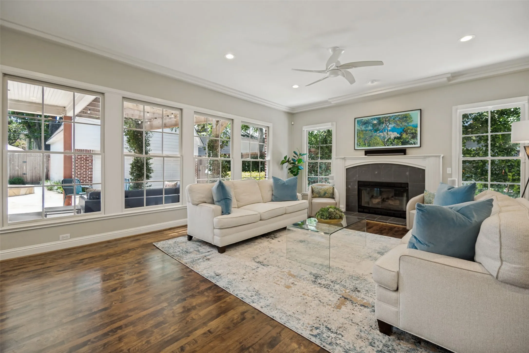 Single Family Residence For Sale in Dallas County , 6122 Bryan Parkway, Dallas, Texas 75206, 4 Bedroom, 3 Bathroom, 2 Garage spaces, 3,617 Sqft, built in 1999, mls#21326610, Real Estate Agent in Dallas, Homes For Sale in Dallas county, Homes For Sale in Dallas, Realtor in Dallas Texas, Real Estate Brokerage Independent Realty Texas, Luminita Cordes Realtor