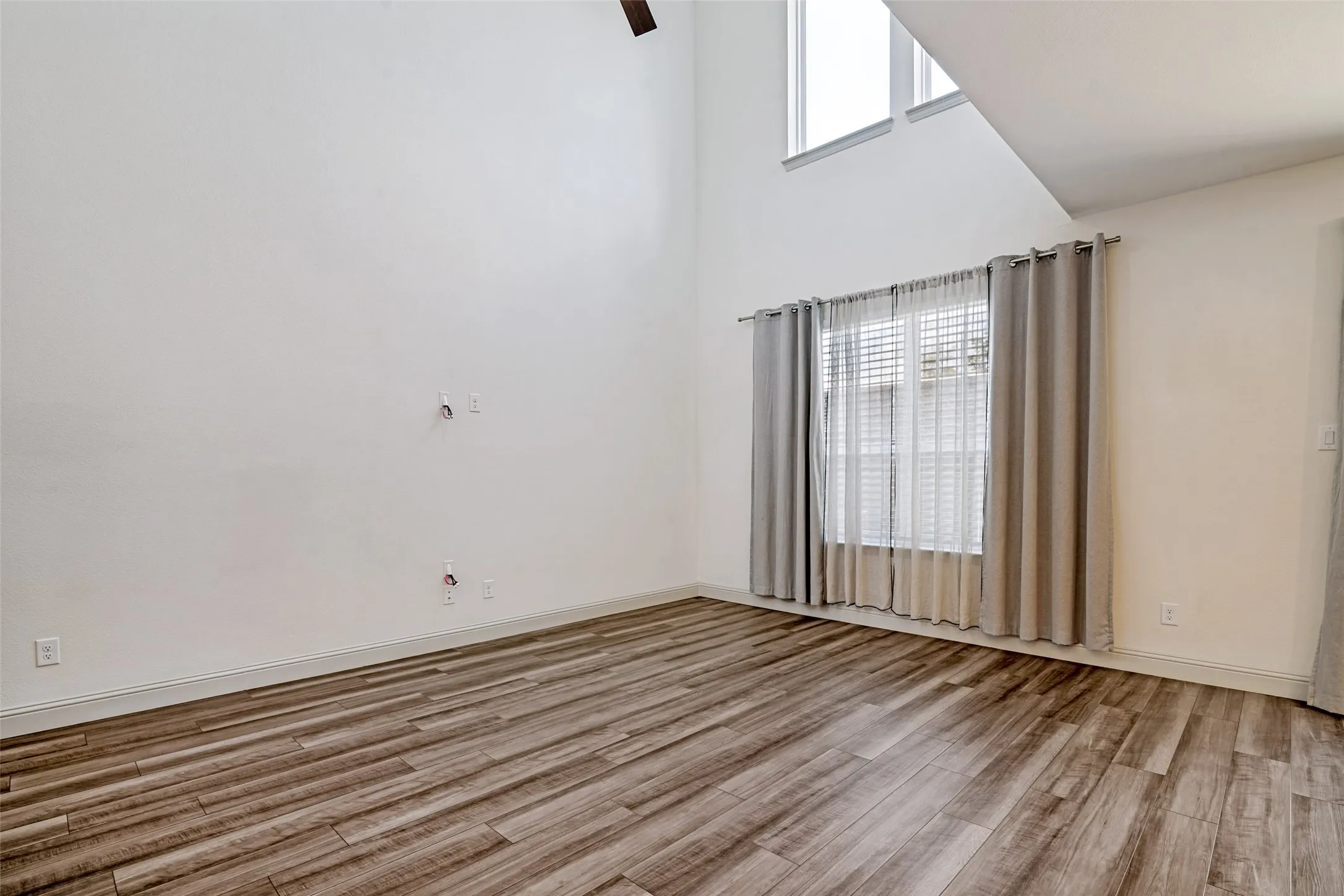 Townhouse For Sale in Collin County , 1006 Emil Place, Allen, Texas 75013, 2 Bedroom, 3 Bathroom, 2 Garage spaces, 1,467 Sqft, built in 2021, mls#21325123, Real Estate Agent in Allen, Homes For Sale in Collin county, Homes For Sale in Allen, Realtor in Allen Texas, Real Estate Brokerage Independent Realty Texas, Luminita Cordes Realtor