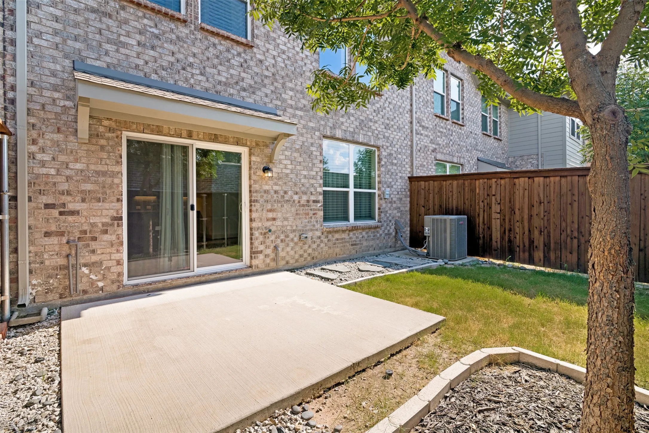 Townhouse For Sale in Collin County , 1006 Emil Place, Allen, Texas 75013, 2 Bedroom, 3 Bathroom, 2 Garage spaces, 1,467 Sqft, built in 2021, mls#21325123, Real Estate Agent in Allen, Homes For Sale in Collin county, Homes For Sale in Allen, Realtor in Allen Texas, Real Estate Brokerage Independent Realty Texas, Luminita Cordes Realtor