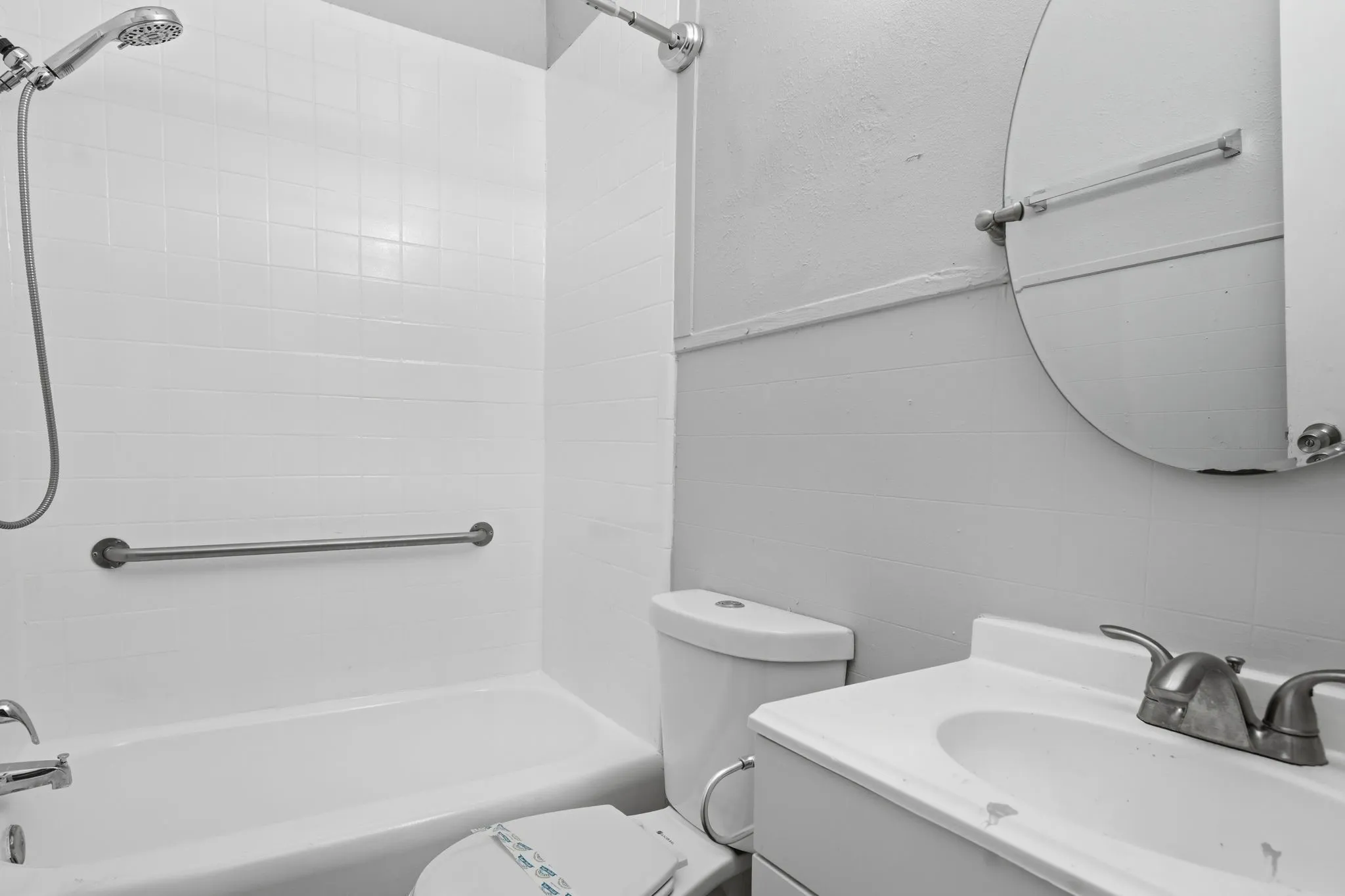 Single Family Residence For Sale in Tarrant County , 3029 Pueblo Trail, Lake Worth, Texas 76135, 4 Bedroom, 1 Bathroom, Garage spaces, 1,330 Sqft, built in 1930, mls#21326069, Real Estate Agent in Lake Worth, Homes For Sale in Tarrant county, Homes For Sale in Lake Worth, Realtor in Lake Worth Texas, Real Estate Brokerage Independent Realty Texas, Luminita Cordes Realtor