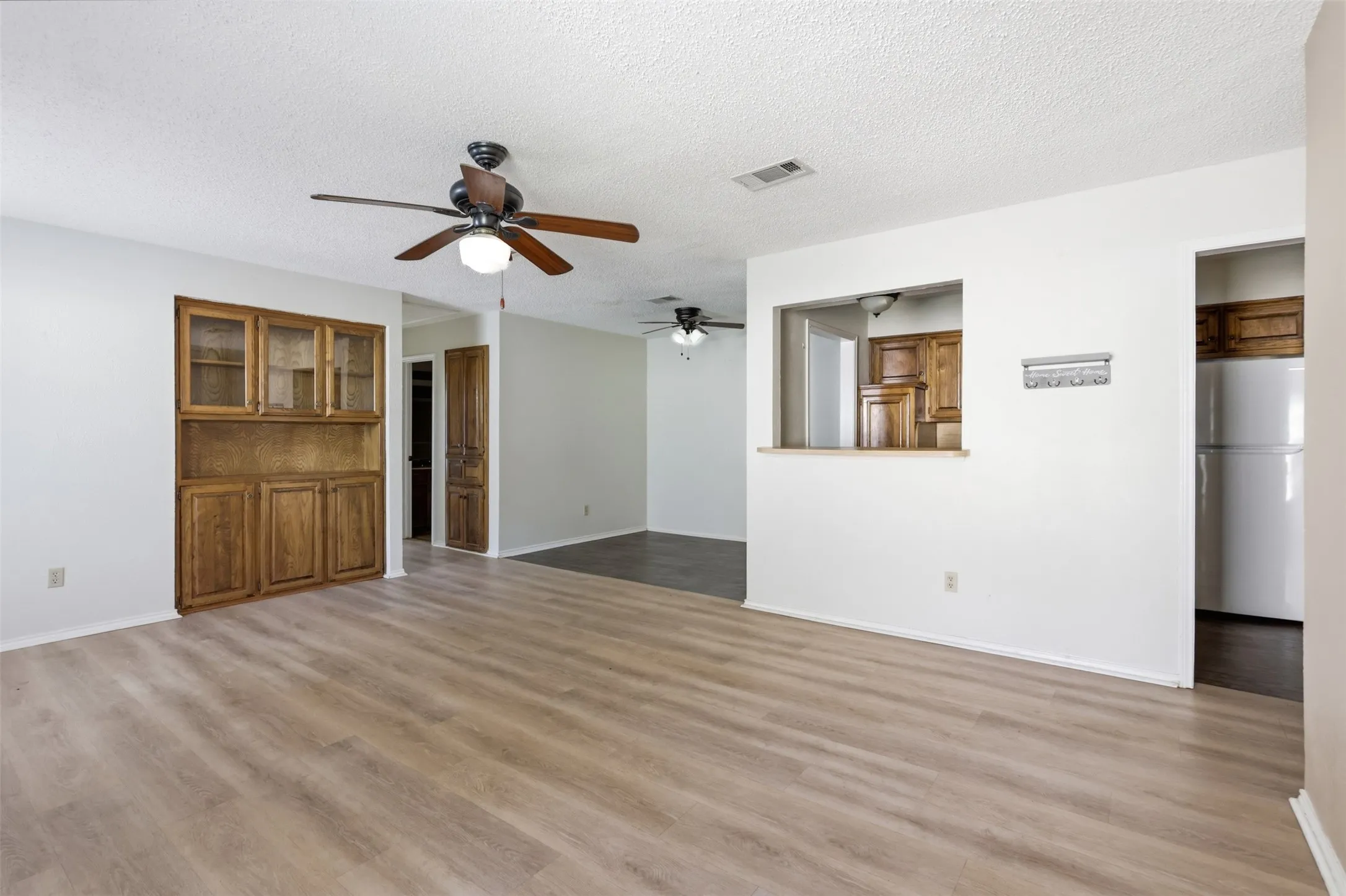 Representative photo, not of the exact unit.