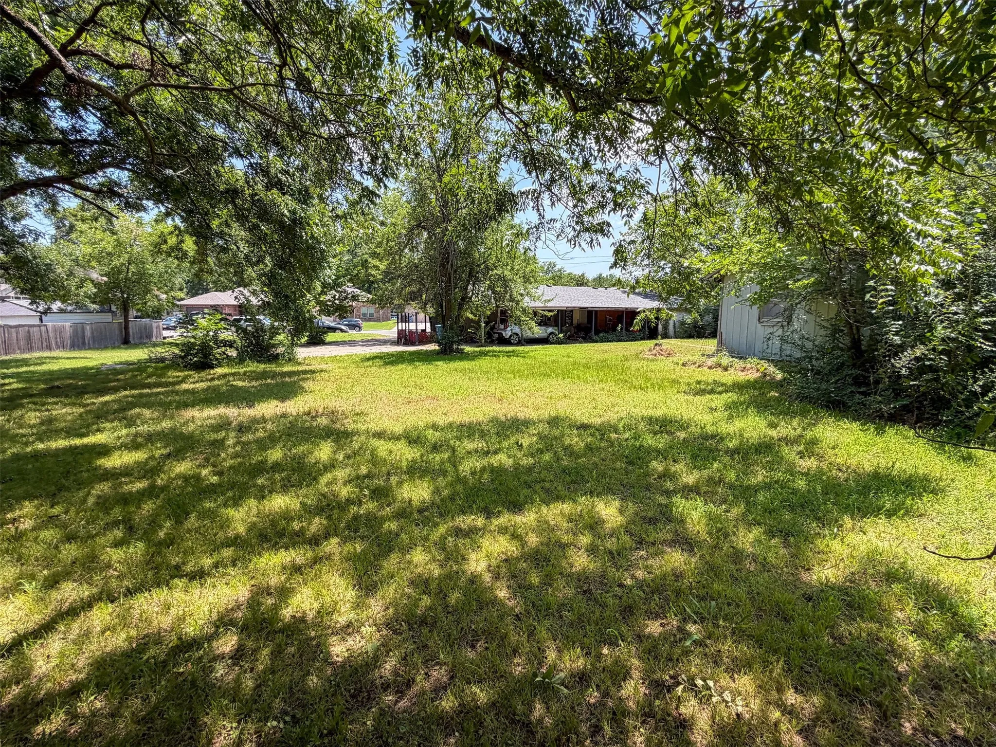 Mobile Home For Sale in Grayson County , 719 E Bullock Street, Denison, Texas 75021, 2 Bedroom, 2 Bathroom, Garage spaces, 910 Sqft, built in 1972, mls#21326863, Real Estate Agent in Denison, Homes For Sale in Grayson county, Homes For Sale in Denison, Realtor in Denison Texas, Real Estate Brokerage Independent Realty Texas, Luminita Cordes Realtor
