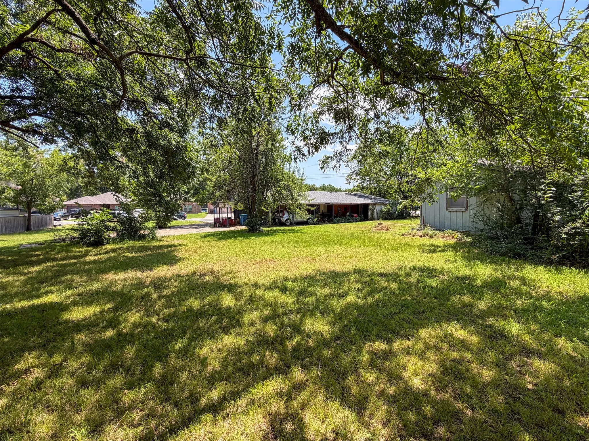 Mobile Home For Sale in Grayson County , 719 E Bullock Street, Denison, Texas 75021, 2 Bedroom, 2 Bathroom, Garage spaces, 910 Sqft, built in 1972, mls#21326863, Real Estate Agent in Denison, Homes For Sale in Grayson county, Homes For Sale in Denison, Realtor in Denison Texas, Real Estate Brokerage Independent Realty Texas, Luminita Cordes Realtor
