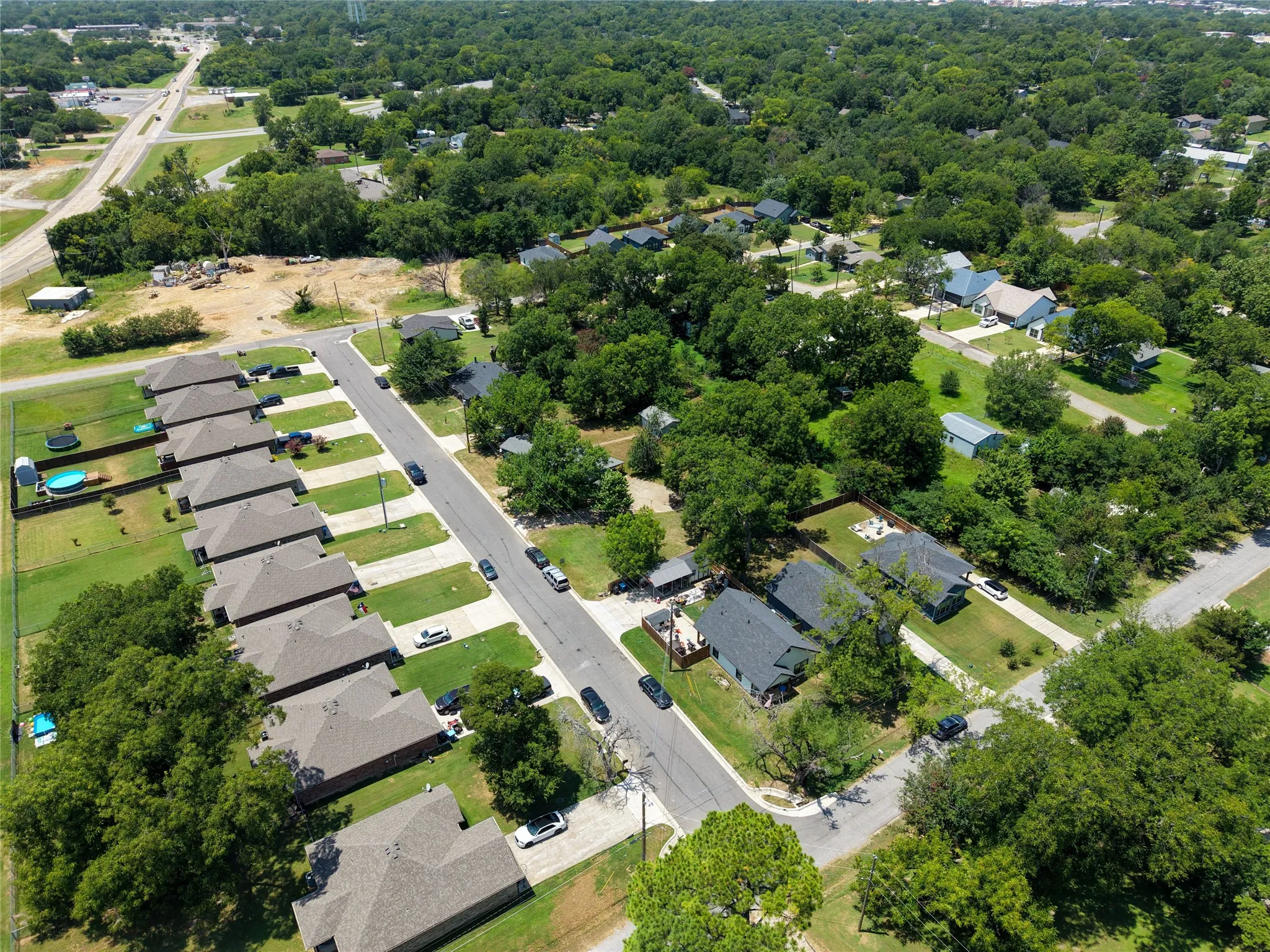 Mobile Home For Sale in Grayson County , 719 E Bullock Street, Denison, Texas 75021, 2 Bedroom, 2 Bathroom, Garage spaces, 910 Sqft, built in 1972, mls#21326863, Real Estate Agent in Denison, Homes For Sale in Grayson county, Homes For Sale in Denison, Realtor in Denison Texas, Real Estate Brokerage Independent Realty Texas, Luminita Cordes Realtor