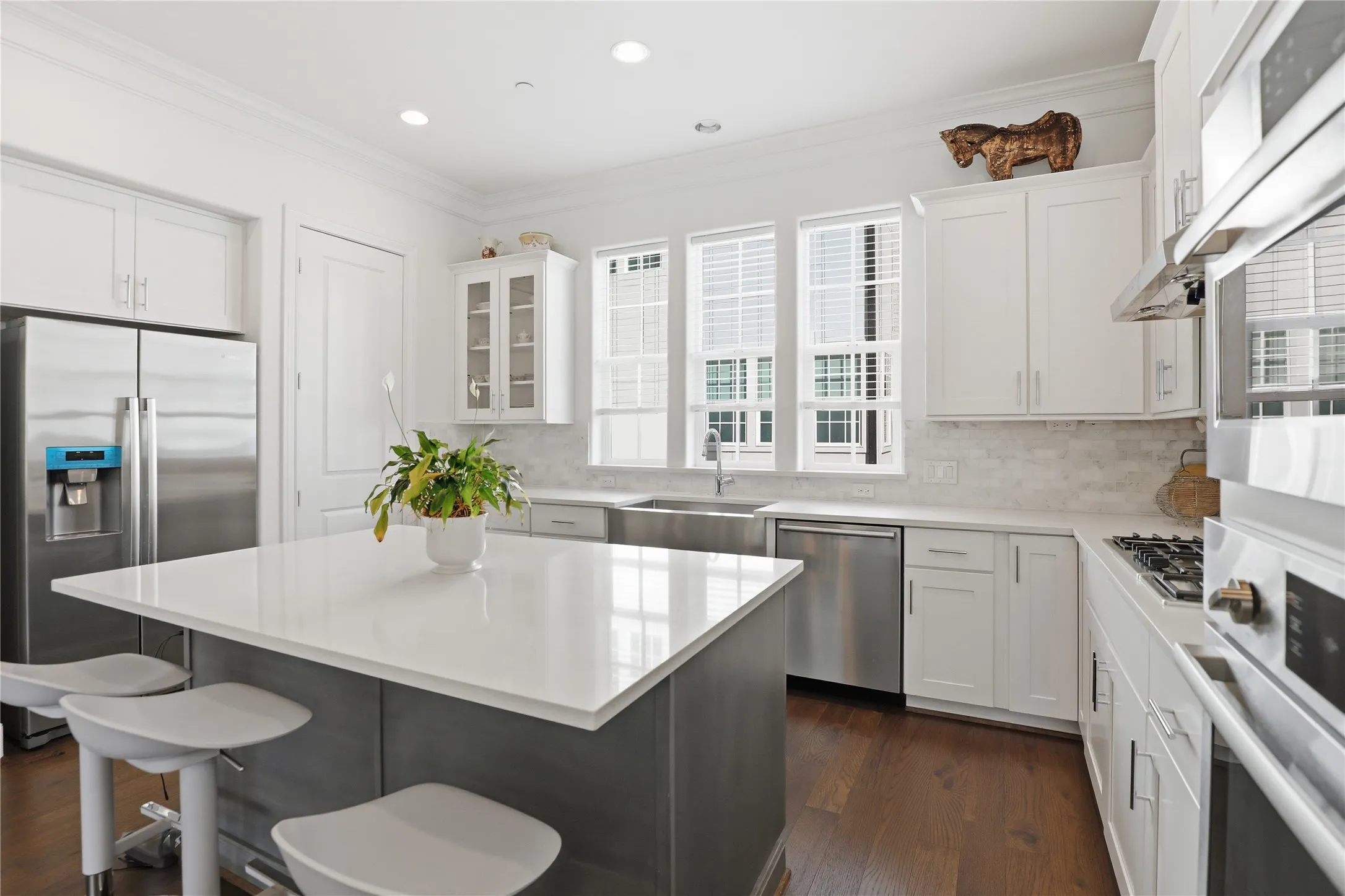 Townhouse For Sale in Dallas County , 7333 Valley View Lane 607, Dallas, Texas 75240, 3 Bedroom, 4 Bathroom, 2 Garage spaces, 1,897 Sqft, built in 2019, mls#21325225, Real Estate Agent in Dallas, Homes For Sale in Dallas county, Homes For Sale in Dallas, Realtor in Dallas Texas, Real Estate Brokerage Independent Realty Texas, Luminita Cordes Realtor