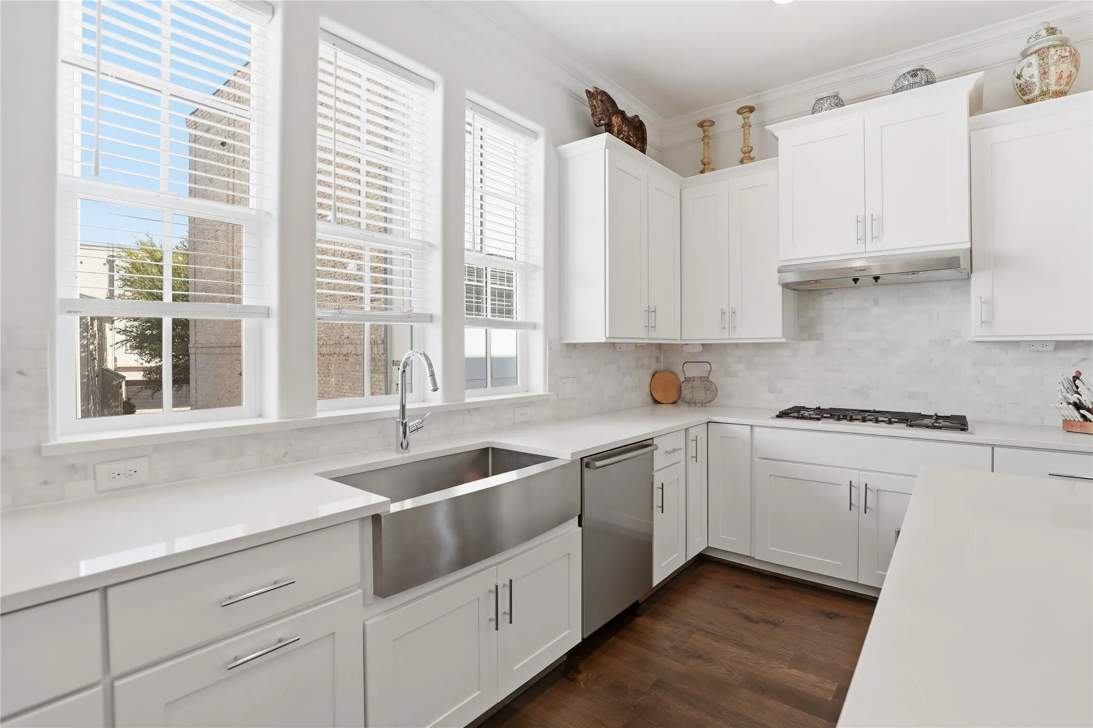 Townhouse For Sale in Dallas County , 7333 Valley View Lane 607, Dallas, Texas 75240, 3 Bedroom, 4 Bathroom, 2 Garage spaces, 1,897 Sqft, built in 2019, mls#21325225, Real Estate Agent in Dallas, Homes For Sale in Dallas county, Homes For Sale in Dallas, Realtor in Dallas Texas, Real Estate Brokerage Independent Realty Texas, Luminita Cordes Realtor