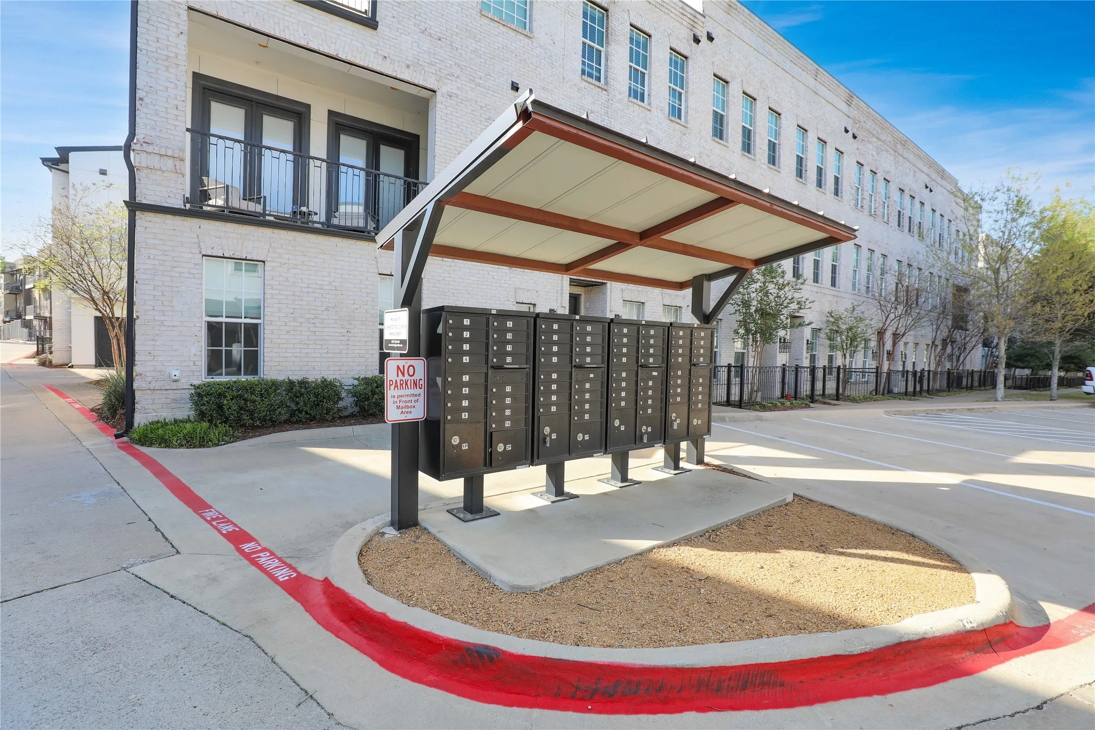 Townhouse For Sale in Dallas County , 7333 Valley View Lane 607, Dallas, Texas 75240, 3 Bedroom, 4 Bathroom, 2 Garage spaces, 1,897 Sqft, built in 2019, mls#21325225, Real Estate Agent in Dallas, Homes For Sale in Dallas county, Homes For Sale in Dallas, Realtor in Dallas Texas, Real Estate Brokerage Independent Realty Texas, Luminita Cordes Realtor