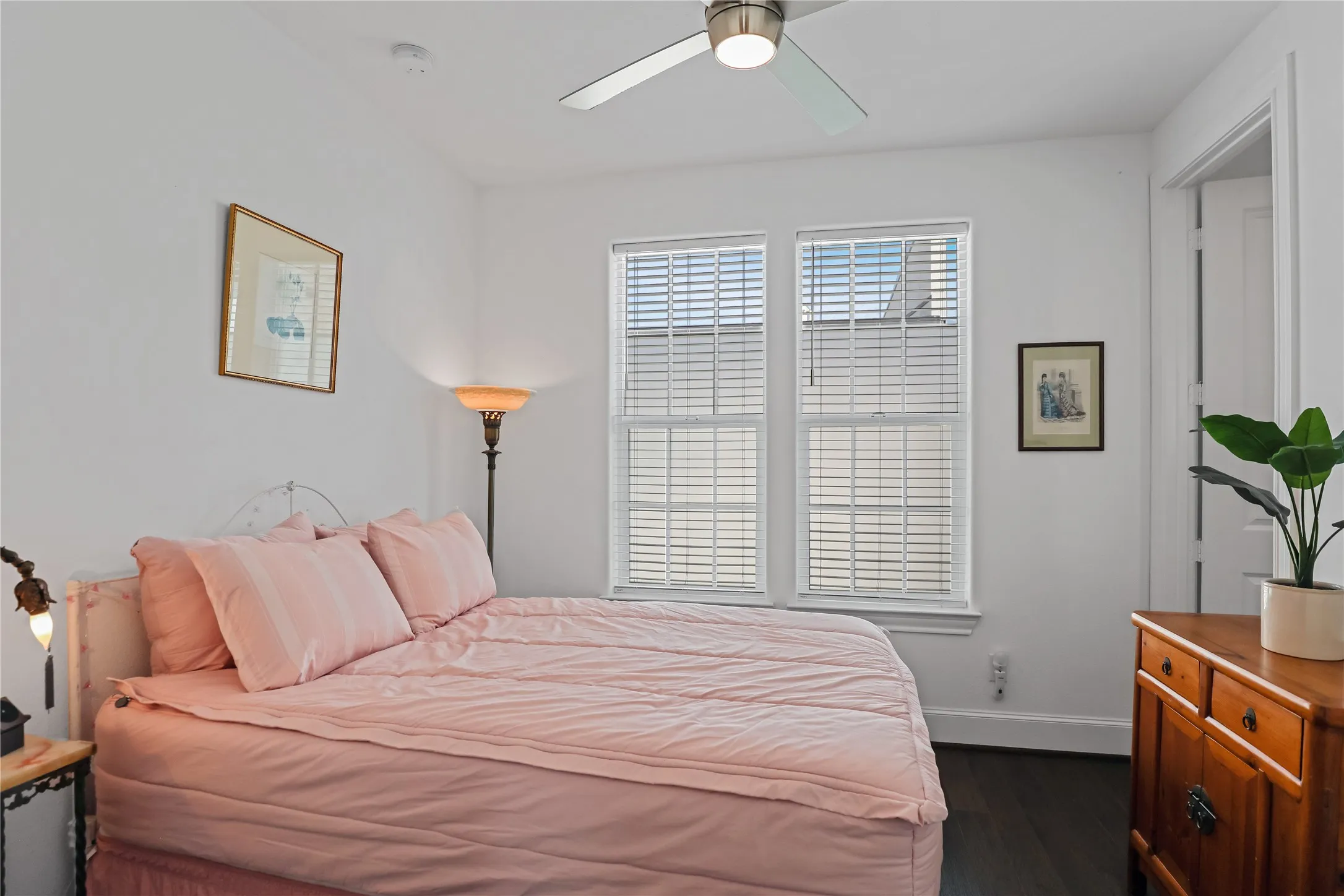 Townhouse For Sale in Dallas County , 7333 Valley View Lane 607, Dallas, Texas 75240, 3 Bedroom, 4 Bathroom, 2 Garage spaces, 1,897 Sqft, built in 2019, mls#21325225, Real Estate Agent in Dallas, Homes For Sale in Dallas county, Homes For Sale in Dallas, Realtor in Dallas Texas, Real Estate Brokerage Independent Realty Texas, Luminita Cordes Realtor
