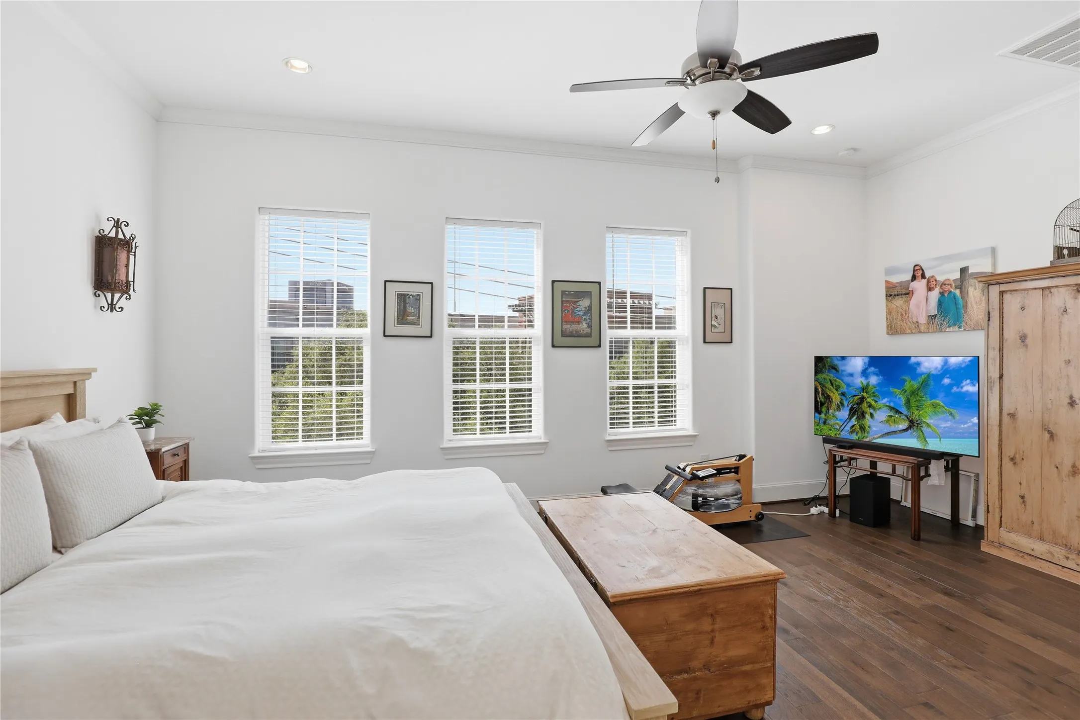Townhouse For Sale in Dallas County , 7333 Valley View Lane 607, Dallas, Texas 75240, 3 Bedroom, 4 Bathroom, 2 Garage spaces, 1,897 Sqft, built in 2019, mls#21325225, Real Estate Agent in Dallas, Homes For Sale in Dallas county, Homes For Sale in Dallas, Realtor in Dallas Texas, Real Estate Brokerage Independent Realty Texas, Luminita Cordes Realtor