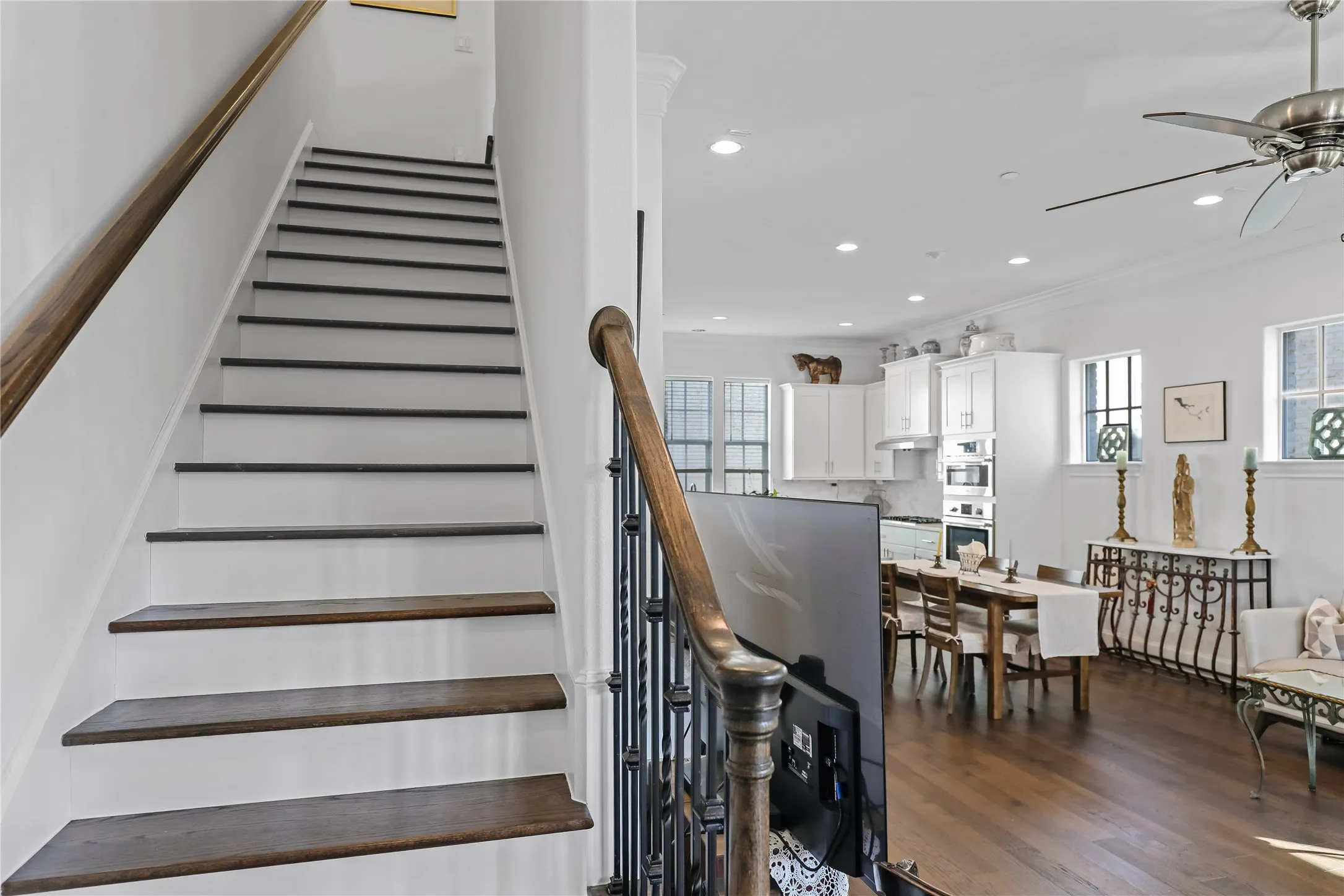 Townhouse For Sale in Dallas County , 7333 Valley View Lane 607, Dallas, Texas 75240, 3 Bedroom, 4 Bathroom, 2 Garage spaces, 1,897 Sqft, built in 2019, mls#21325225, Real Estate Agent in Dallas, Homes For Sale in Dallas county, Homes For Sale in Dallas, Realtor in Dallas Texas, Real Estate Brokerage Independent Realty Texas, Luminita Cordes Realtor