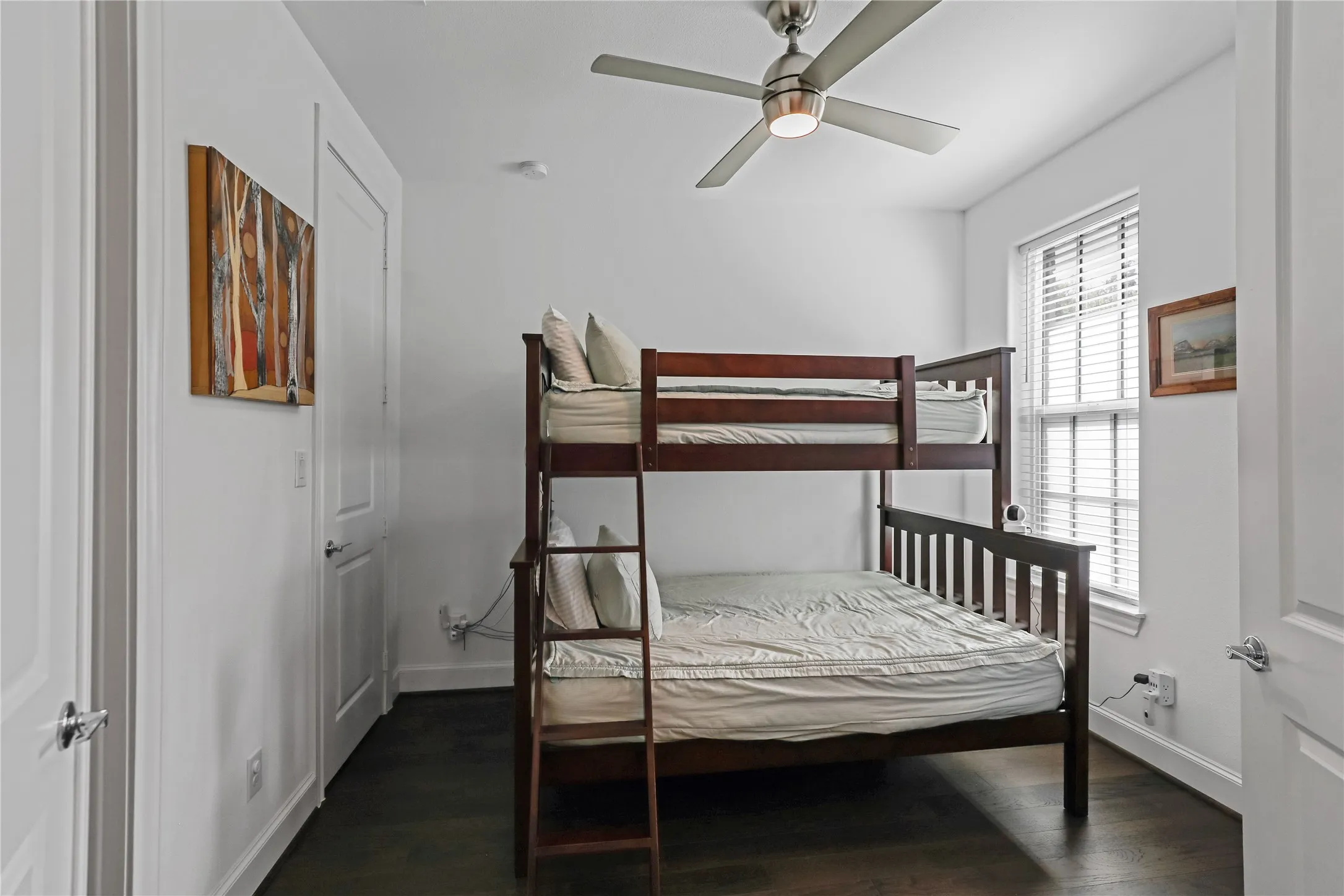 Townhouse For Sale in Dallas County , 7333 Valley View Lane 607, Dallas, Texas 75240, 3 Bedroom, 4 Bathroom, 2 Garage spaces, 1,897 Sqft, built in 2019, mls#21325225, Real Estate Agent in Dallas, Homes For Sale in Dallas county, Homes For Sale in Dallas, Realtor in Dallas Texas, Real Estate Brokerage Independent Realty Texas, Luminita Cordes Realtor