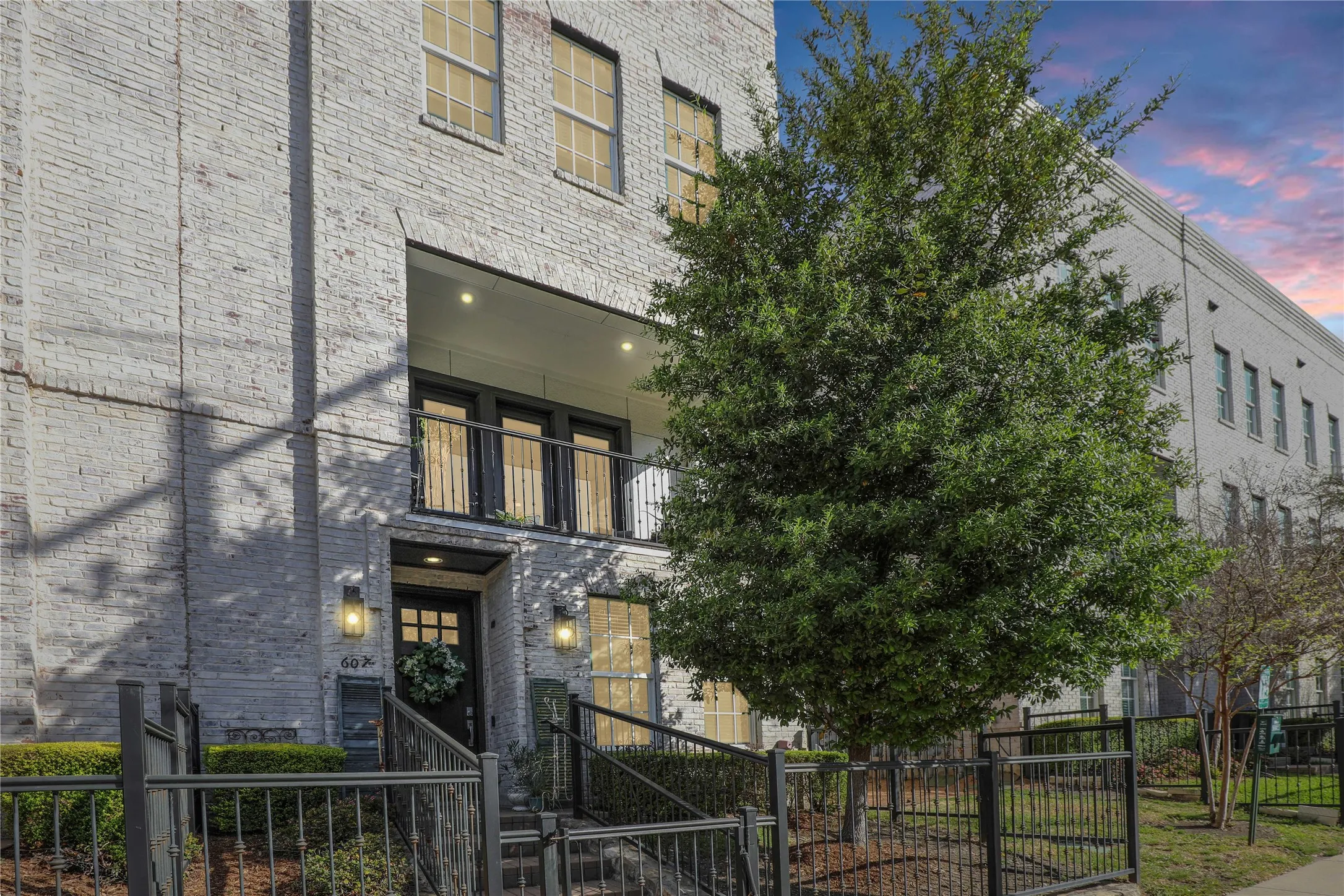 Townhouse For Sale in Dallas County , 7333 Valley View Lane 607, Dallas, Texas 75240, 3 Bedroom, 4 Bathroom, 2 Garage spaces, 1,897 Sqft, built in 2019, mls#21325225, Real Estate Agent in Dallas, Homes For Sale in Dallas county, Homes For Sale in Dallas, Realtor in Dallas Texas, Real Estate Brokerage Independent Realty Texas, Luminita Cordes Realtor