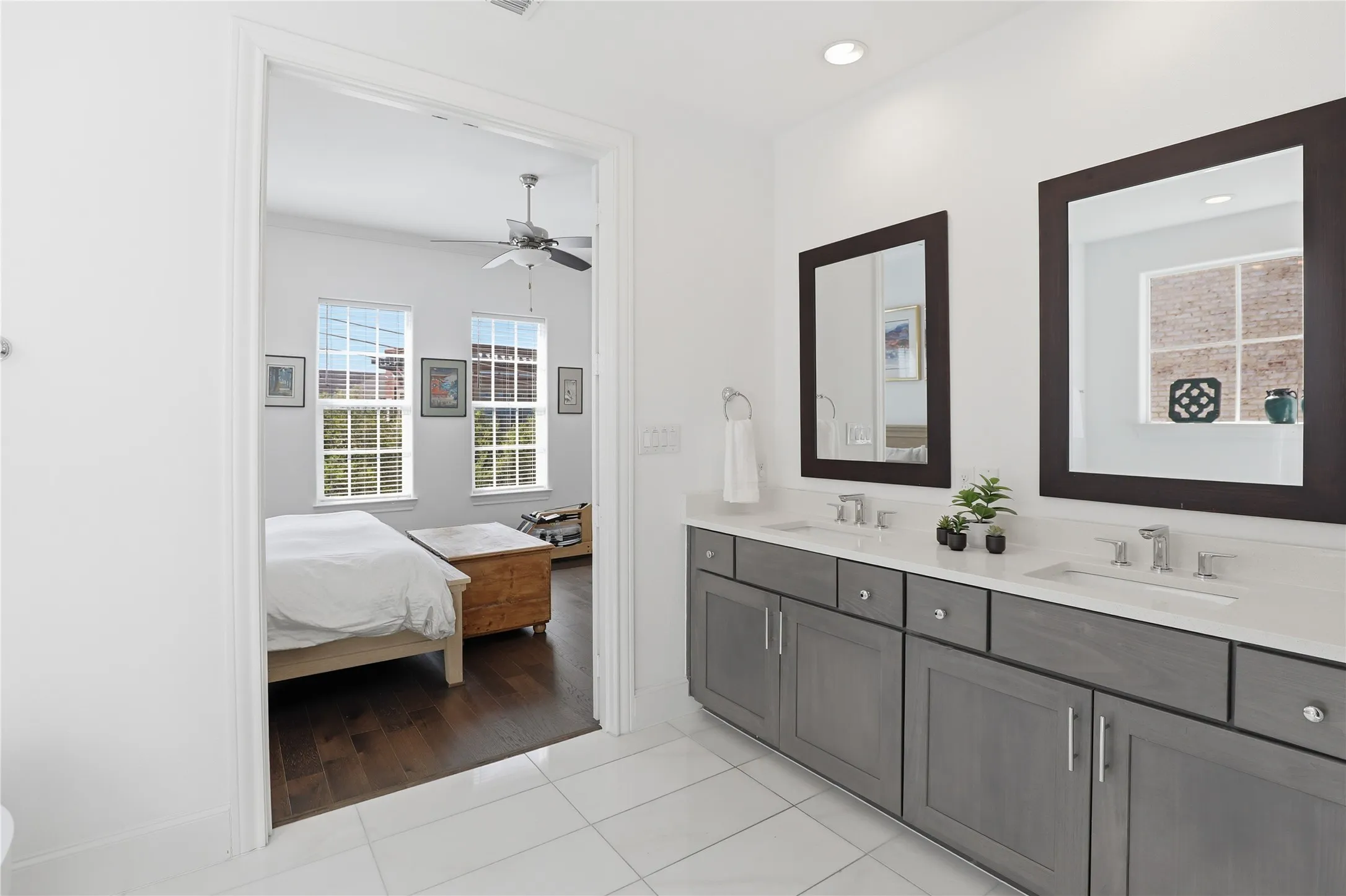 Townhouse For Sale in Dallas County , 7333 Valley View Lane 607, Dallas, Texas 75240, 3 Bedroom, 4 Bathroom, 2 Garage spaces, 1,897 Sqft, built in 2019, mls#21325225, Real Estate Agent in Dallas, Homes For Sale in Dallas county, Homes For Sale in Dallas, Realtor in Dallas Texas, Real Estate Brokerage Independent Realty Texas, Luminita Cordes Realtor