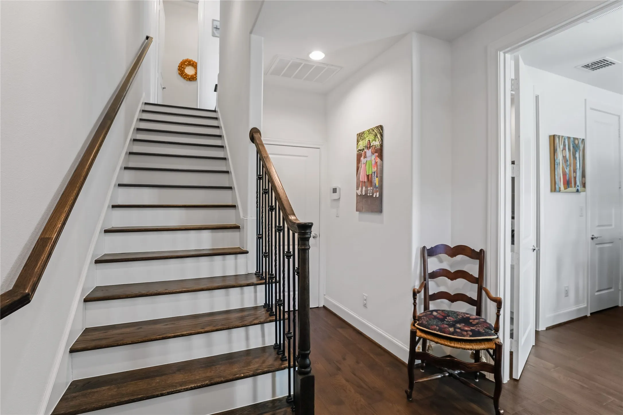Townhouse For Sale in Dallas County , 7333 Valley View Lane 607, Dallas, Texas 75240, 3 Bedroom, 4 Bathroom, 2 Garage spaces, 1,897 Sqft, built in 2019, mls#21325225, Real Estate Agent in Dallas, Homes For Sale in Dallas county, Homes For Sale in Dallas, Realtor in Dallas Texas, Real Estate Brokerage Independent Realty Texas, Luminita Cordes Realtor