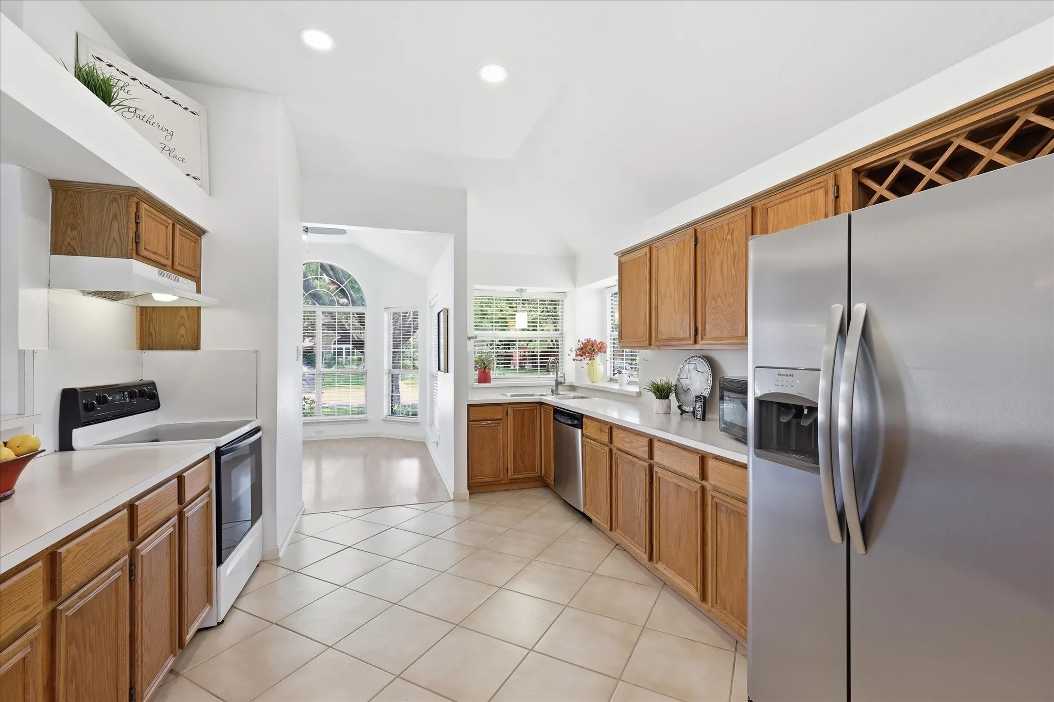 Single Family Residence For Sale in Denton County , 1324 Falcon Drive, Lewisville, Texas 75077, 3 Bedroom, 2 Bathroom, 2 Garage spaces, 1,775 Sqft, built in 1988, mls#21323260, Real Estate Agent in Lewisville, Homes For Sale in Denton county, Homes For Sale in Lewisville, Realtor in Lewisville Texas, Real Estate Brokerage Independent Realty Texas, Luminita Cordes Realtor