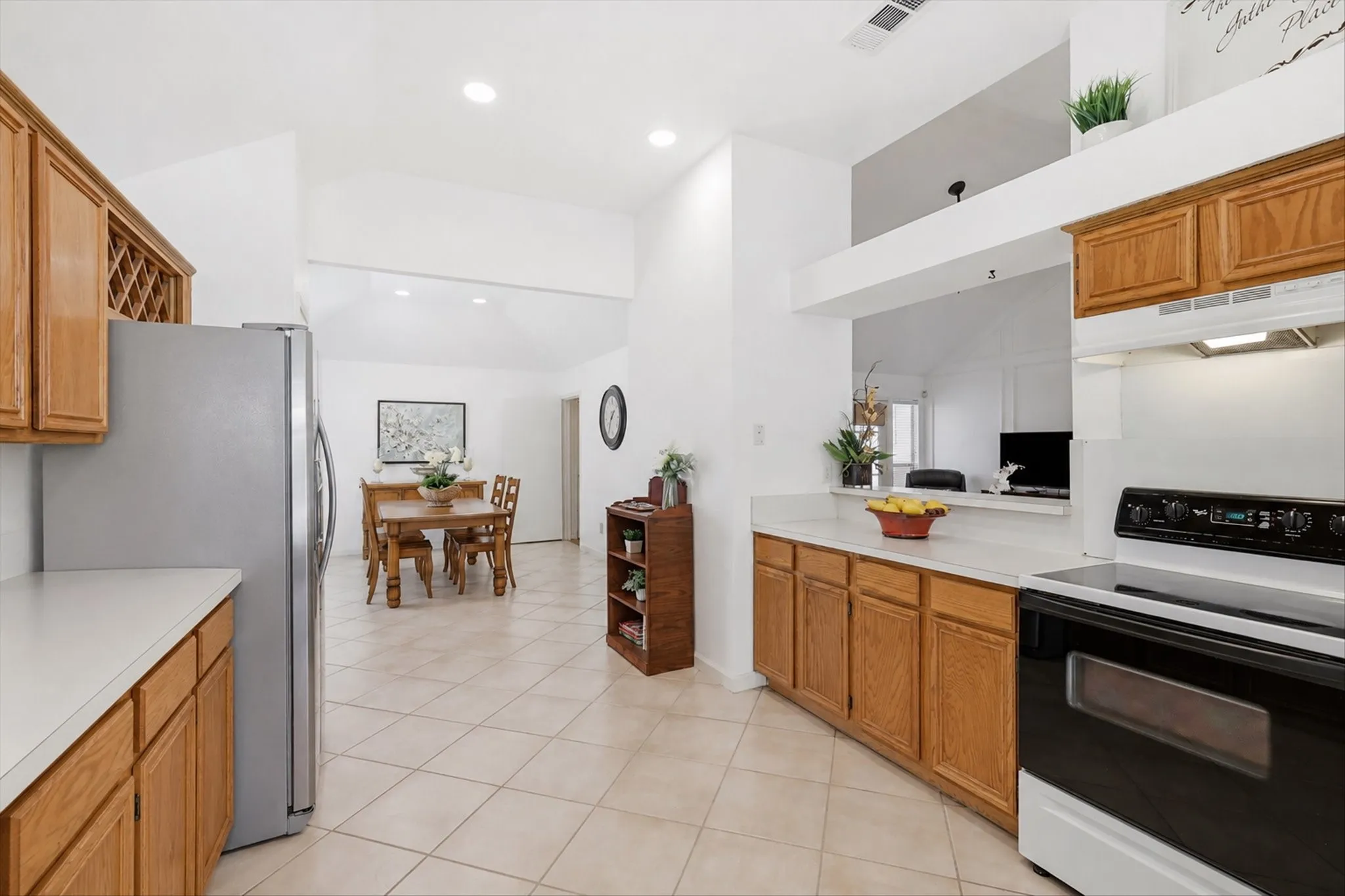 Single Family Residence For Sale in Denton County , 1324 Falcon Drive, Lewisville, Texas 75077, 3 Bedroom, 2 Bathroom, 2 Garage spaces, 1,775 Sqft, built in 1988, mls#21323260, Real Estate Agent in Lewisville, Homes For Sale in Denton county, Homes For Sale in Lewisville, Realtor in Lewisville Texas, Real Estate Brokerage Independent Realty Texas, Luminita Cordes Realtor