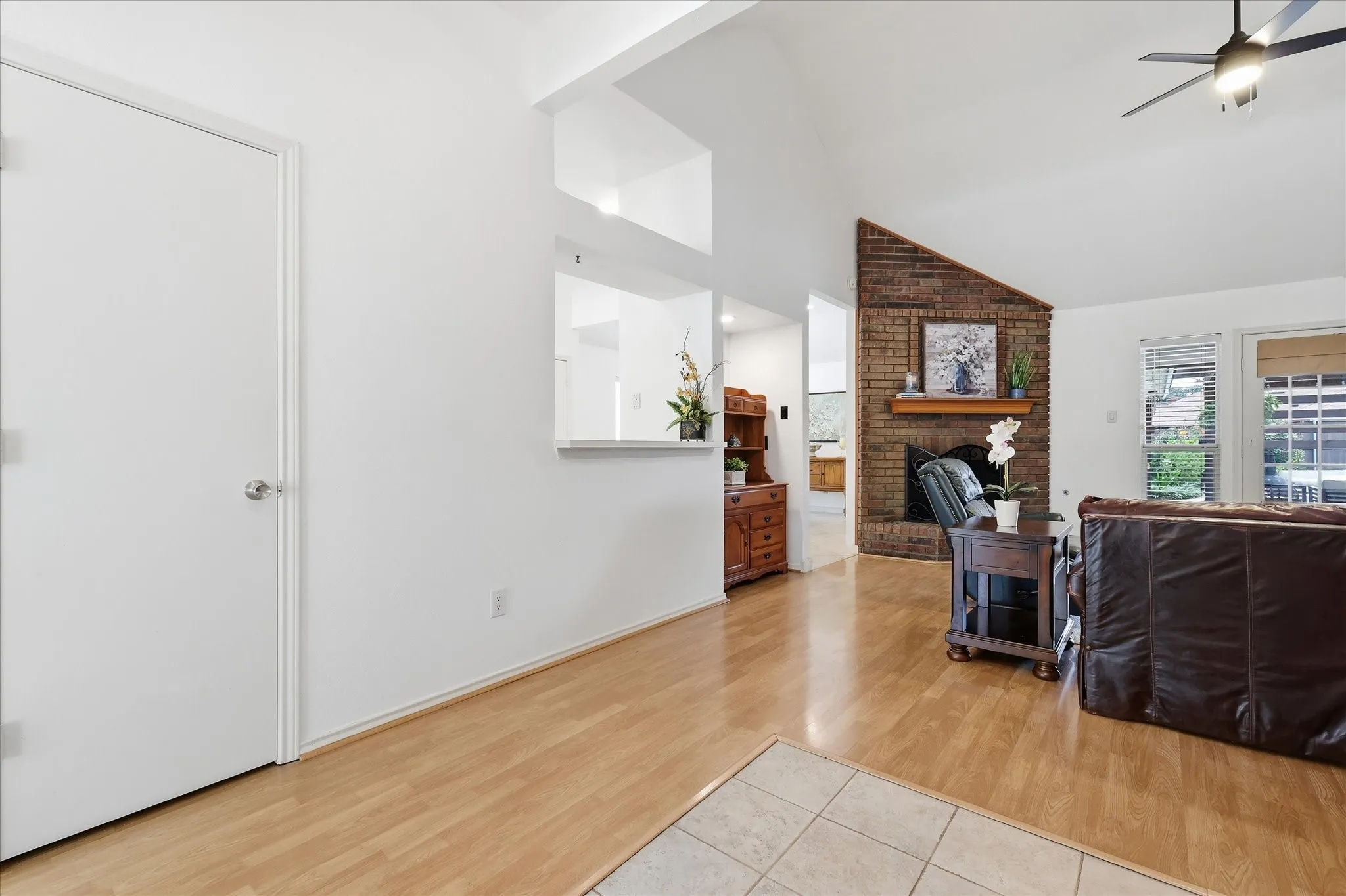 Single Family Residence For Sale in Denton County , 1324 Falcon Drive, Lewisville, Texas 75077, 3 Bedroom, 2 Bathroom, 2 Garage spaces, 1,775 Sqft, built in 1988, mls#21323260, Real Estate Agent in Lewisville, Homes For Sale in Denton county, Homes For Sale in Lewisville, Realtor in Lewisville Texas, Real Estate Brokerage Independent Realty Texas, Luminita Cordes Realtor