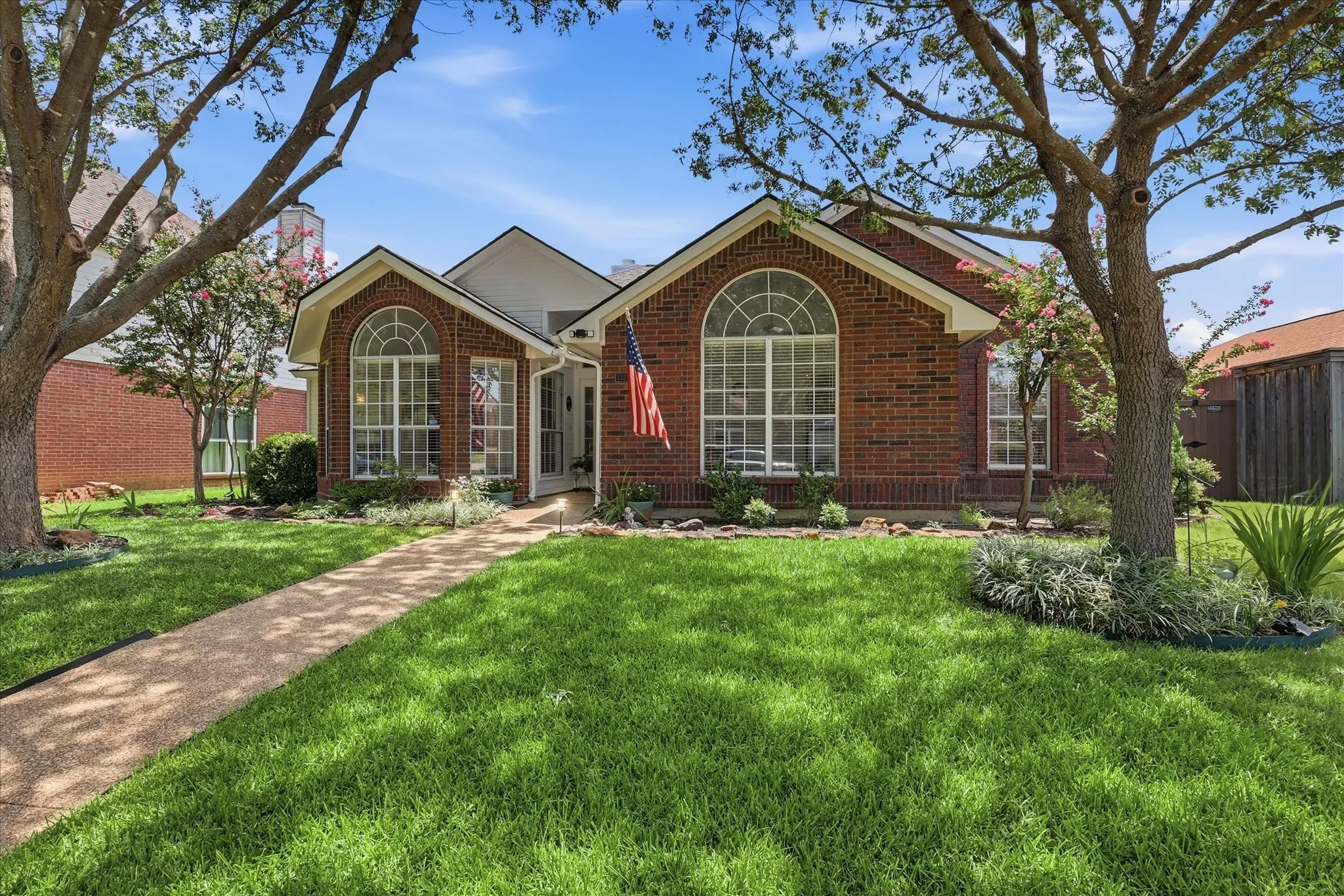Single Family Residence For Sale in Denton County , 1324 Falcon Drive, Lewisville, Texas 75077, 3 Bedroom, 2 Bathroom, 2 Garage spaces, 1,775 Sqft, built in 1988, mls#21323260, Real Estate Agent in Lewisville, Homes For Sale in Denton county, Homes For Sale in Lewisville, Realtor in Lewisville Texas, Real Estate Brokerage Independent Realty Texas, Luminita Cordes Realtor