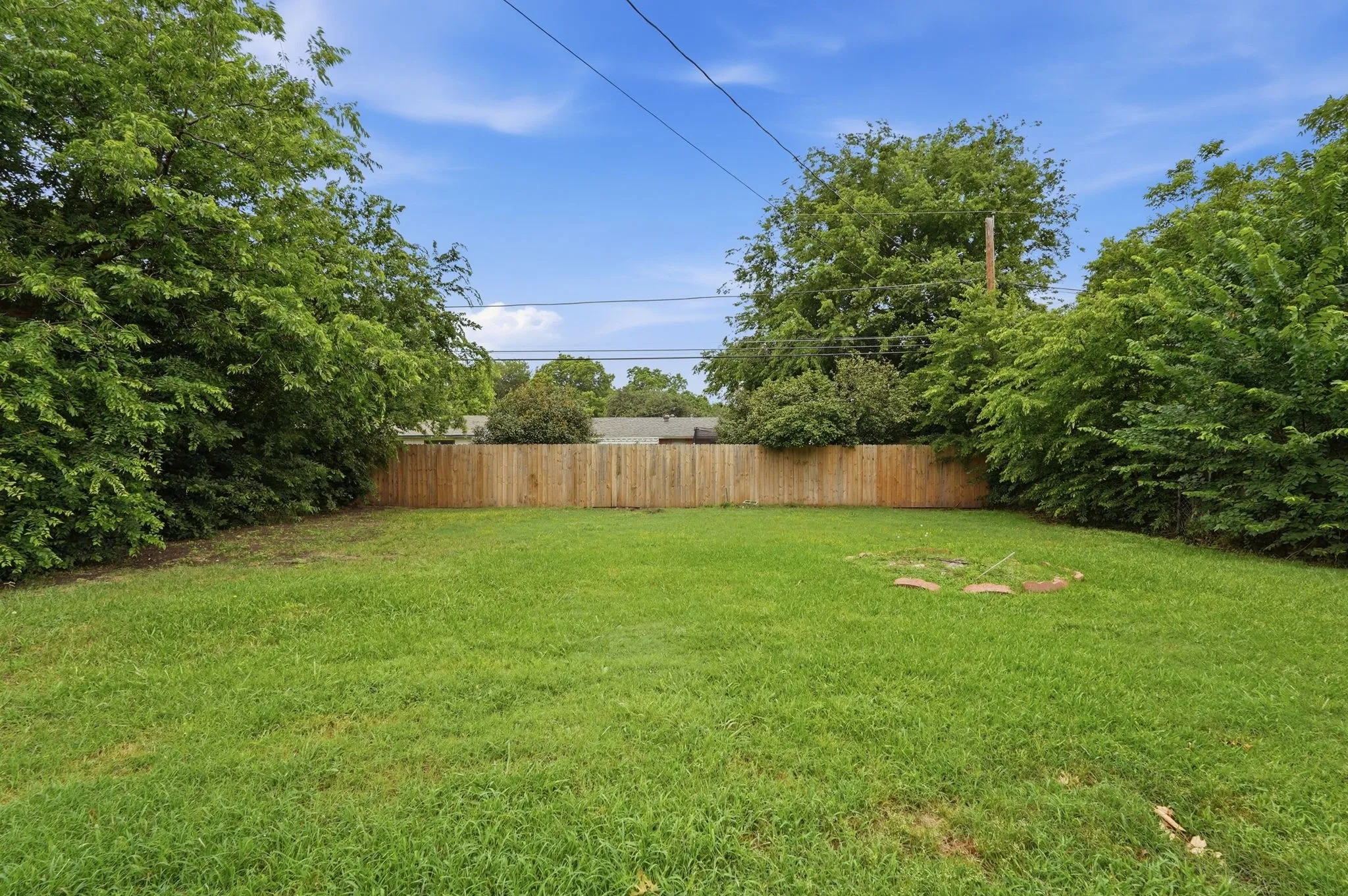 Single Family Residence For Sale in Tarrant County , 1511 E Tucker Boulevard, Arlington, Texas 76010, 3 Bedroom, 3 Bathroom, 1 Garage spaces, 1,108 Sqft, built in 1965, mls#21276540, Real Estate Agent in Arlington, Homes For Sale in Tarrant county, Homes For Sale in Arlington, Realtor in Arlington Texas, Real Estate Brokerage Independent Realty Texas, Luminita Cordes Realtor