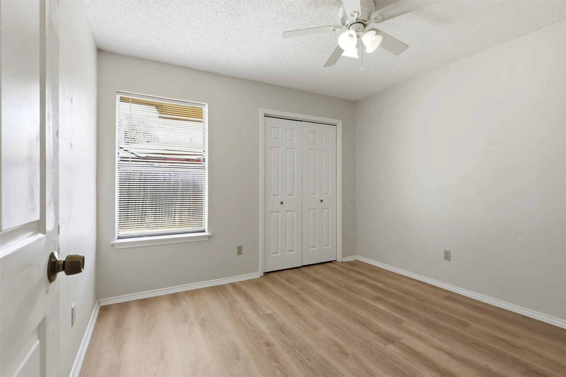 Single Family Residence For Sale in Denton County , 413 Gabe Court, Denton, Texas 76207, 3 Bedroom, 2 Bathroom, 1 Garage spaces, 1,088 Sqft, built in 1983, mls#21326178, Real Estate Agent in Denton, Homes For Sale in Denton county, Homes For Sale in Denton, Realtor in Denton Texas, Real Estate Brokerage Independent Realty Texas, Luminita Cordes Realtor