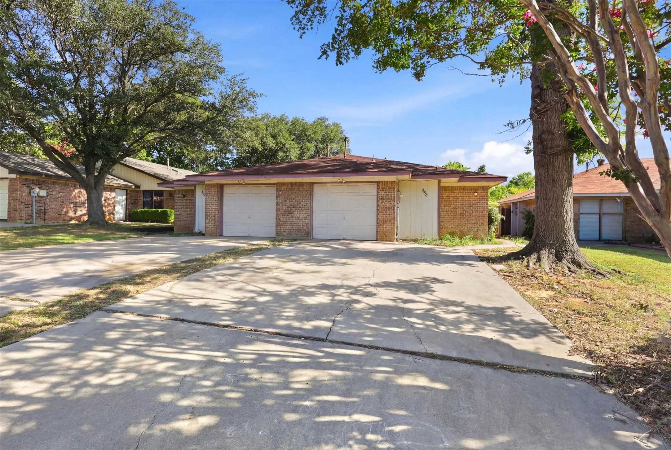 Single Family Residence For Sale in Denton County , 413 Gabe Court, Denton, Texas 76207, 3 Bedroom, 2 Bathroom, 1 Garage spaces, 1,088 Sqft, built in 1983, mls#21326178, Real Estate Agent in Denton, Homes For Sale in Denton county, Homes For Sale in Denton, Realtor in Denton Texas, Real Estate Brokerage Independent Realty Texas, Luminita Cordes Realtor