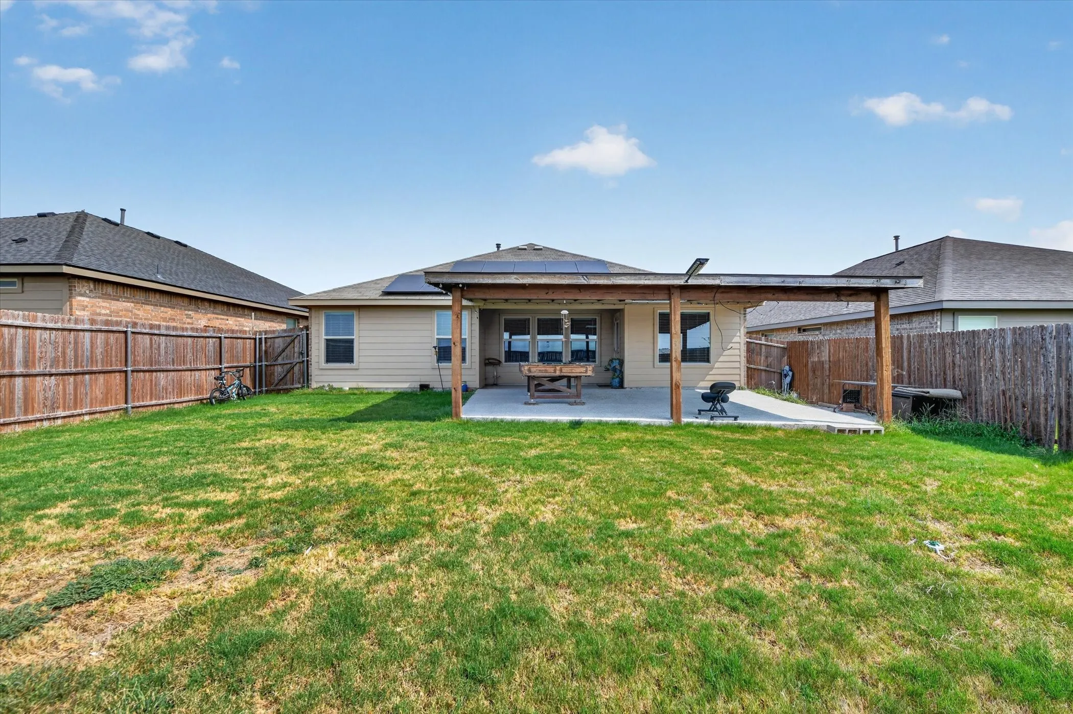 Single Family Residence For Sale in Tarrant County , 9745 Mint Hill Drive, Fort Worth, Texas 76108, 3 Bedroom, 2 Bathroom, 2 Garage spaces, 1,435 Sqft, built in 2020, mls#21323774, Real Estate Agent in Fort Worth, Homes For Sale in Tarrant county, Homes For Sale in Fort Worth, Realtor in Fort Worth Texas, Real Estate Brokerage Independent Realty Texas, Luminita Cordes Realtor
