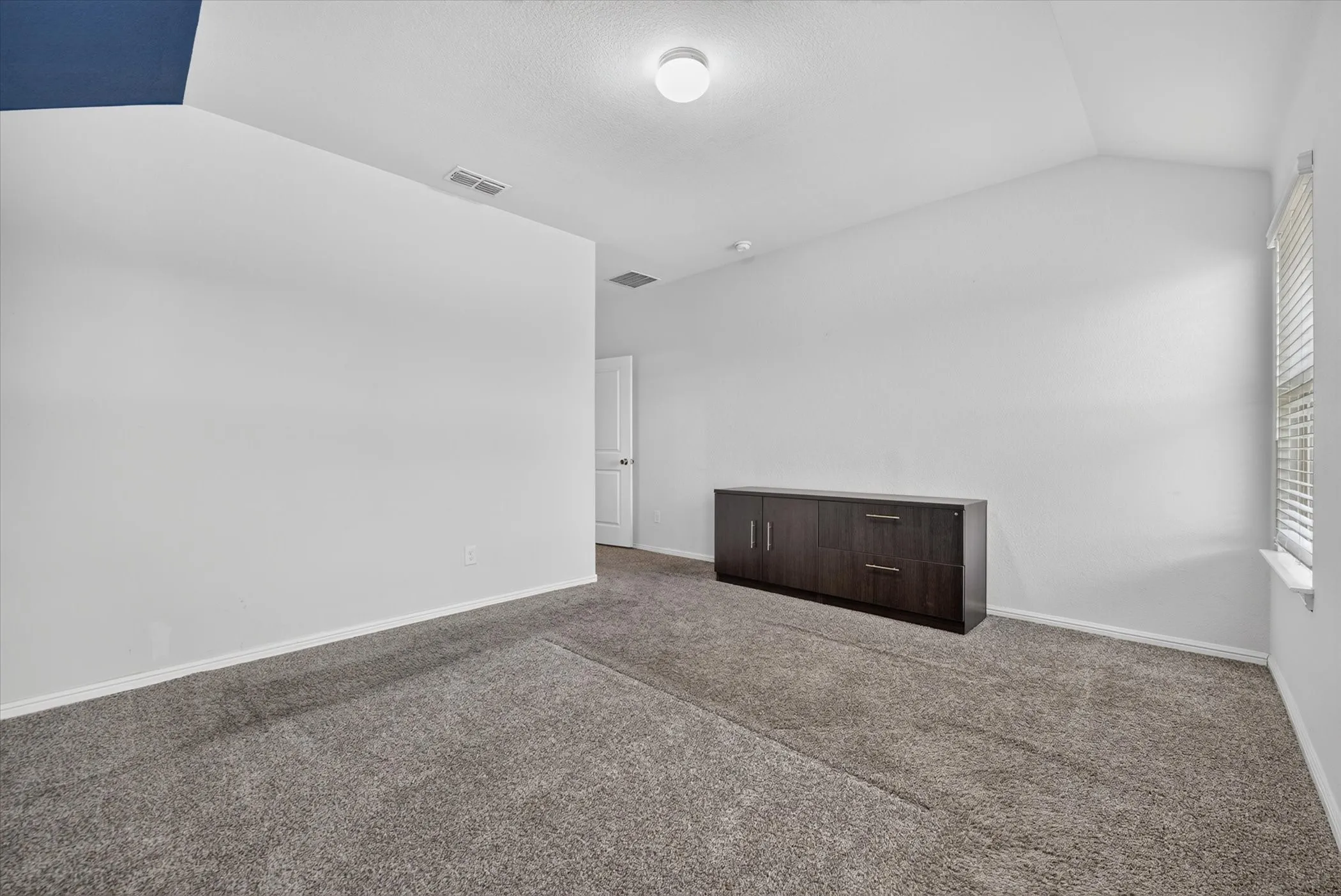 Single Family Residence For Sale in Tarrant County , 9745 Mint Hill Drive, Fort Worth, Texas 76108, 3 Bedroom, 2 Bathroom, 2 Garage spaces, 1,435 Sqft, built in 2020, mls#21323774, Real Estate Agent in Fort Worth, Homes For Sale in Tarrant county, Homes For Sale in Fort Worth, Realtor in Fort Worth Texas, Real Estate Brokerage Independent Realty Texas, Luminita Cordes Realtor