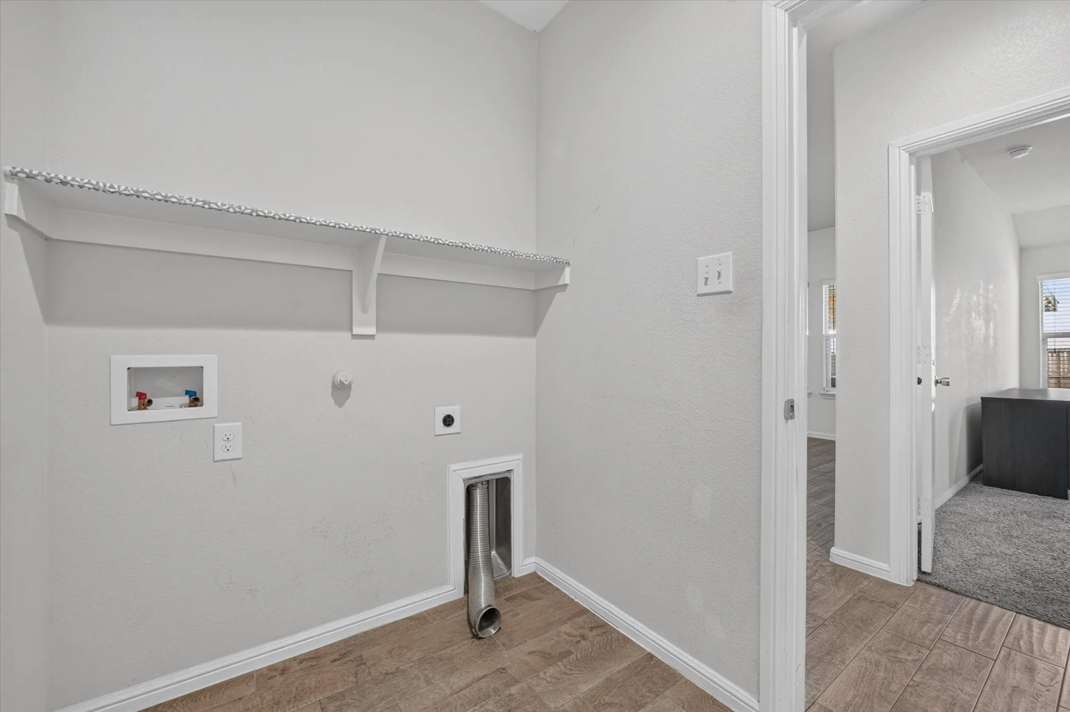 Single Family Residence For Sale in Tarrant County , 9745 Mint Hill Drive, Fort Worth, Texas 76108, 3 Bedroom, 2 Bathroom, 2 Garage spaces, 1,435 Sqft, built in 2020, mls#21323774, Real Estate Agent in Fort Worth, Homes For Sale in Tarrant county, Homes For Sale in Fort Worth, Realtor in Fort Worth Texas, Real Estate Brokerage Independent Realty Texas, Luminita Cordes Realtor