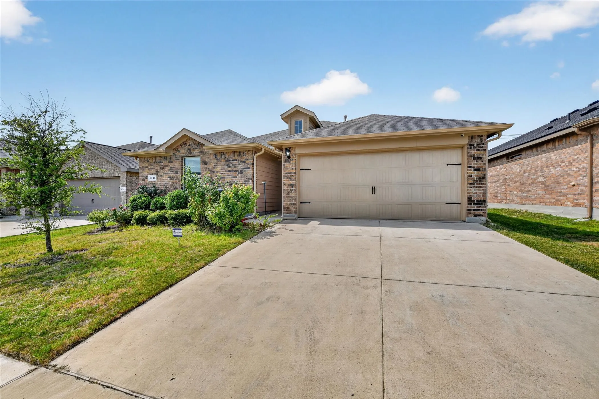 Single Family Residence For Sale in Tarrant County , 9745 Mint Hill Drive, Fort Worth, Texas 76108, 3 Bedroom, 2 Bathroom, 2 Garage spaces, 1,435 Sqft, built in 2020, mls#21323774, Real Estate Agent in Fort Worth, Homes For Sale in Tarrant county, Homes For Sale in Fort Worth, Realtor in Fort Worth Texas, Real Estate Brokerage Independent Realty Texas, Luminita Cordes Realtor