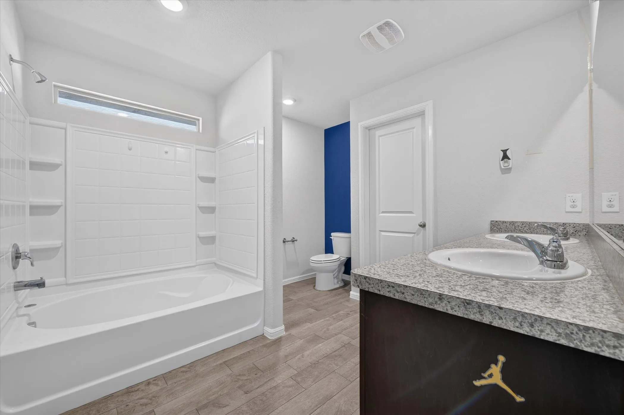 Single Family Residence For Sale in Tarrant County , 9745 Mint Hill Drive, Fort Worth, Texas 76108, 3 Bedroom, 2 Bathroom, 2 Garage spaces, 1,435 Sqft, built in 2020, mls#21323774, Real Estate Agent in Fort Worth, Homes For Sale in Tarrant county, Homes For Sale in Fort Worth, Realtor in Fort Worth Texas, Real Estate Brokerage Independent Realty Texas, Luminita Cordes Realtor