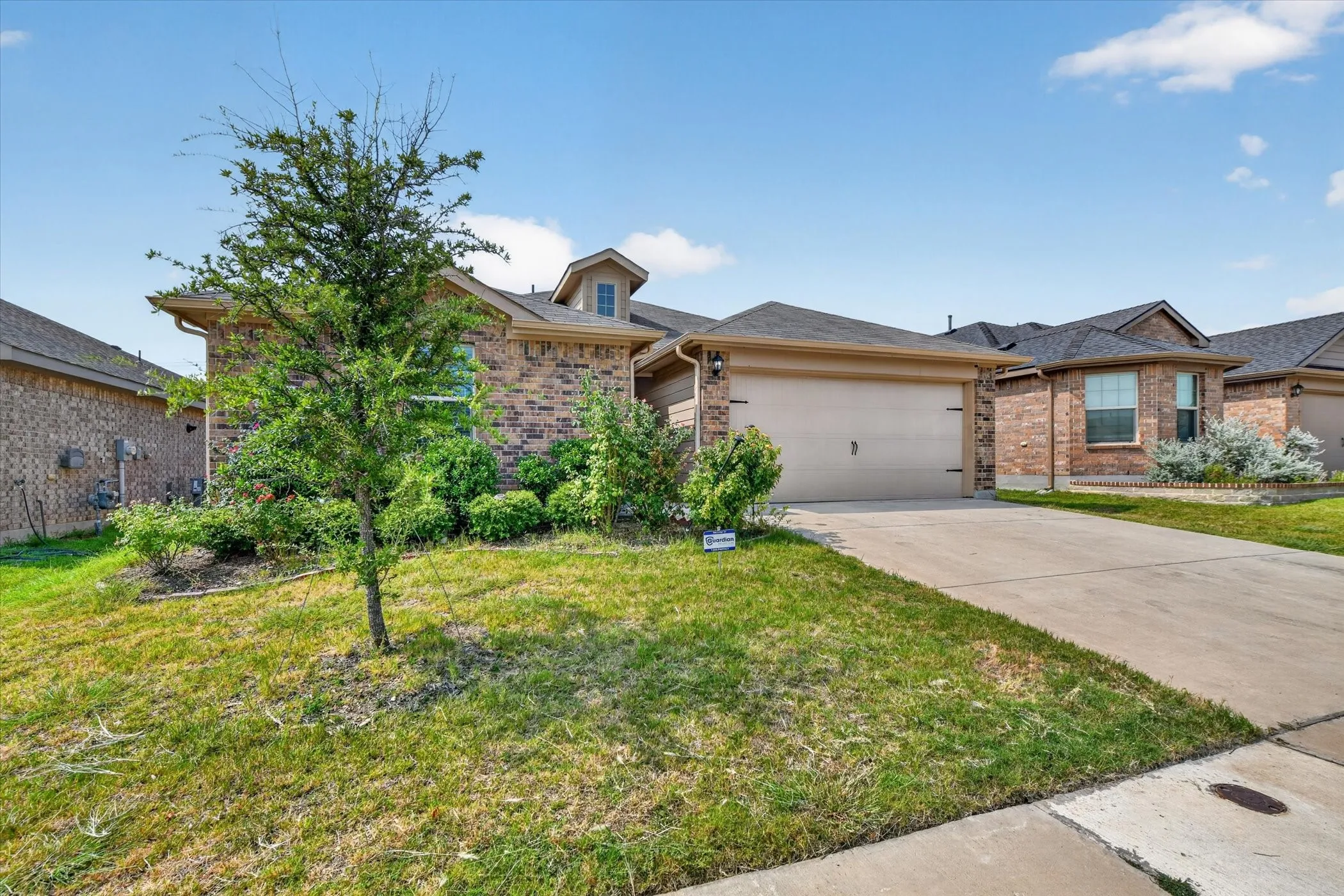 Single Family Residence For Sale in Tarrant County , 9745 Mint Hill Drive, Fort Worth, Texas 76108, 3 Bedroom, 2 Bathroom, 2 Garage spaces, 1,435 Sqft, built in 2020, mls#21323774, Real Estate Agent in Fort Worth, Homes For Sale in Tarrant county, Homes For Sale in Fort Worth, Realtor in Fort Worth Texas, Real Estate Brokerage Independent Realty Texas, Luminita Cordes Realtor