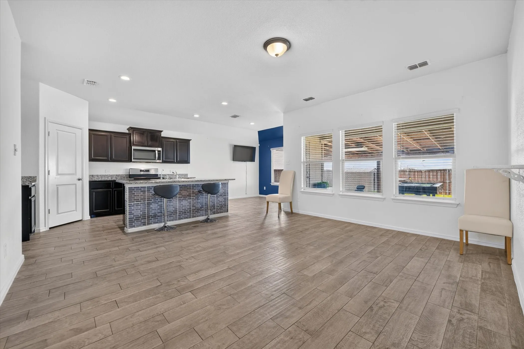 Single Family Residence For Sale in Tarrant County , 9745 Mint Hill Drive, Fort Worth, Texas 76108, 3 Bedroom, 2 Bathroom, 2 Garage spaces, 1,435 Sqft, built in 2020, mls#21323774, Real Estate Agent in Fort Worth, Homes For Sale in Tarrant county, Homes For Sale in Fort Worth, Realtor in Fort Worth Texas, Real Estate Brokerage Independent Realty Texas, Luminita Cordes Realtor