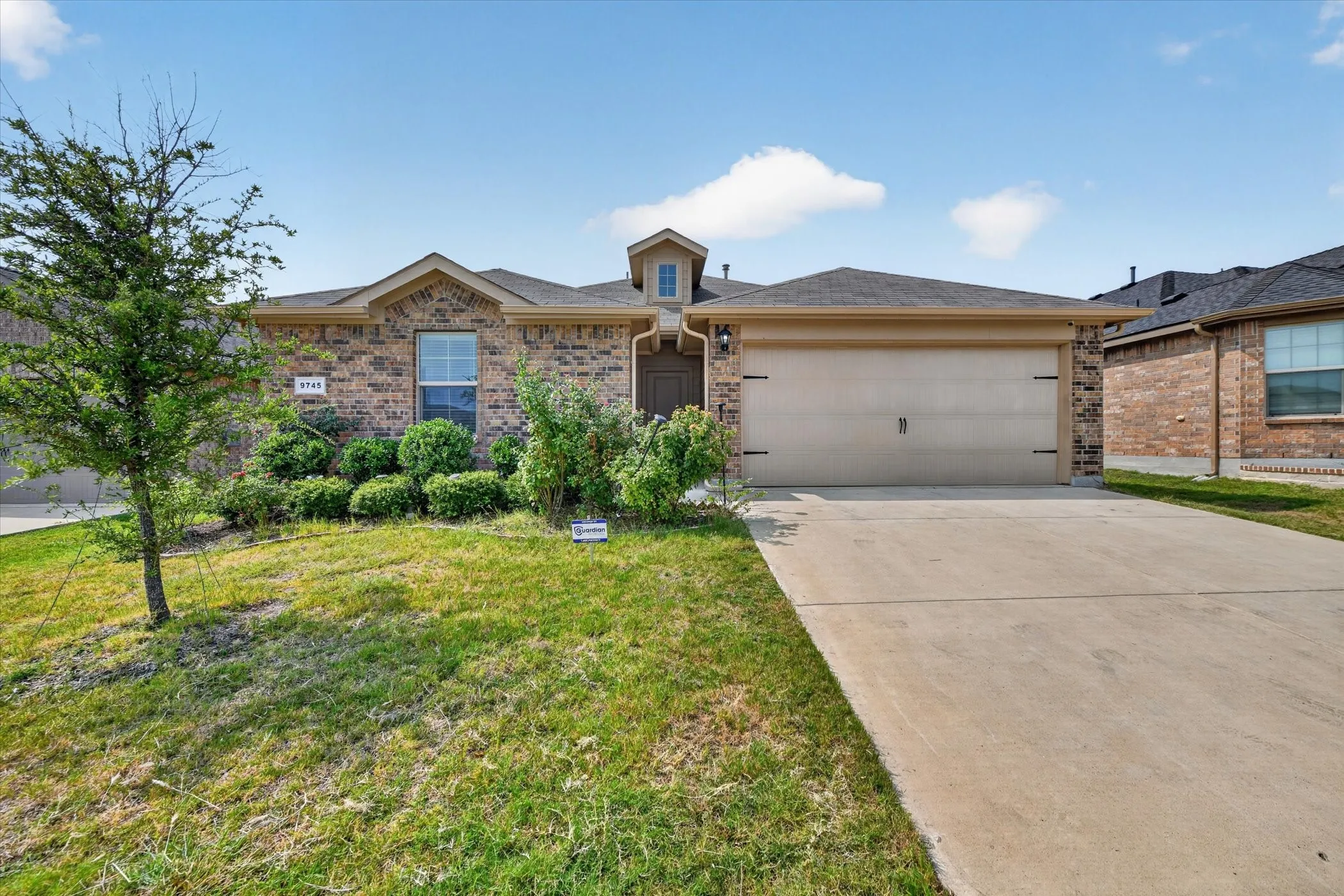 Single Family Residence For Sale in Tarrant County , 9745 Mint Hill Drive, Fort Worth, Texas 76108, 3 Bedroom, 2 Bathroom, 2 Garage spaces, 1,435 Sqft, built in 2020, mls#21323774, Real Estate Agent in Fort Worth, Homes For Sale in Tarrant county, Homes For Sale in Fort Worth, Realtor in Fort Worth Texas, Real Estate Brokerage Independent Realty Texas, Luminita Cordes Realtor