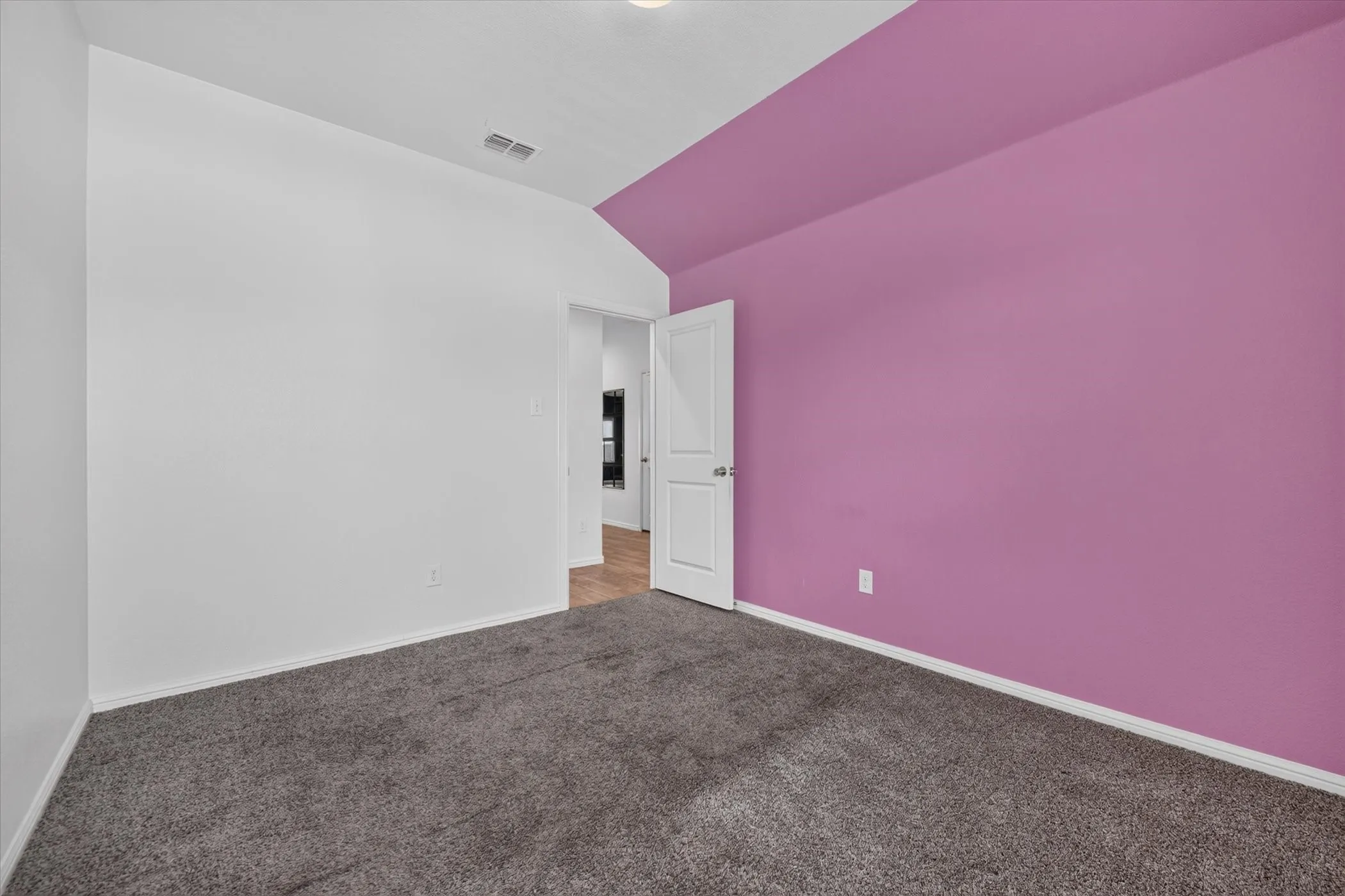 Single Family Residence For Sale in Tarrant County , 9745 Mint Hill Drive, Fort Worth, Texas 76108, 3 Bedroom, 2 Bathroom, 2 Garage spaces, 1,435 Sqft, built in 2020, mls#21323774, Real Estate Agent in Fort Worth, Homes For Sale in Tarrant county, Homes For Sale in Fort Worth, Realtor in Fort Worth Texas, Real Estate Brokerage Independent Realty Texas, Luminita Cordes Realtor