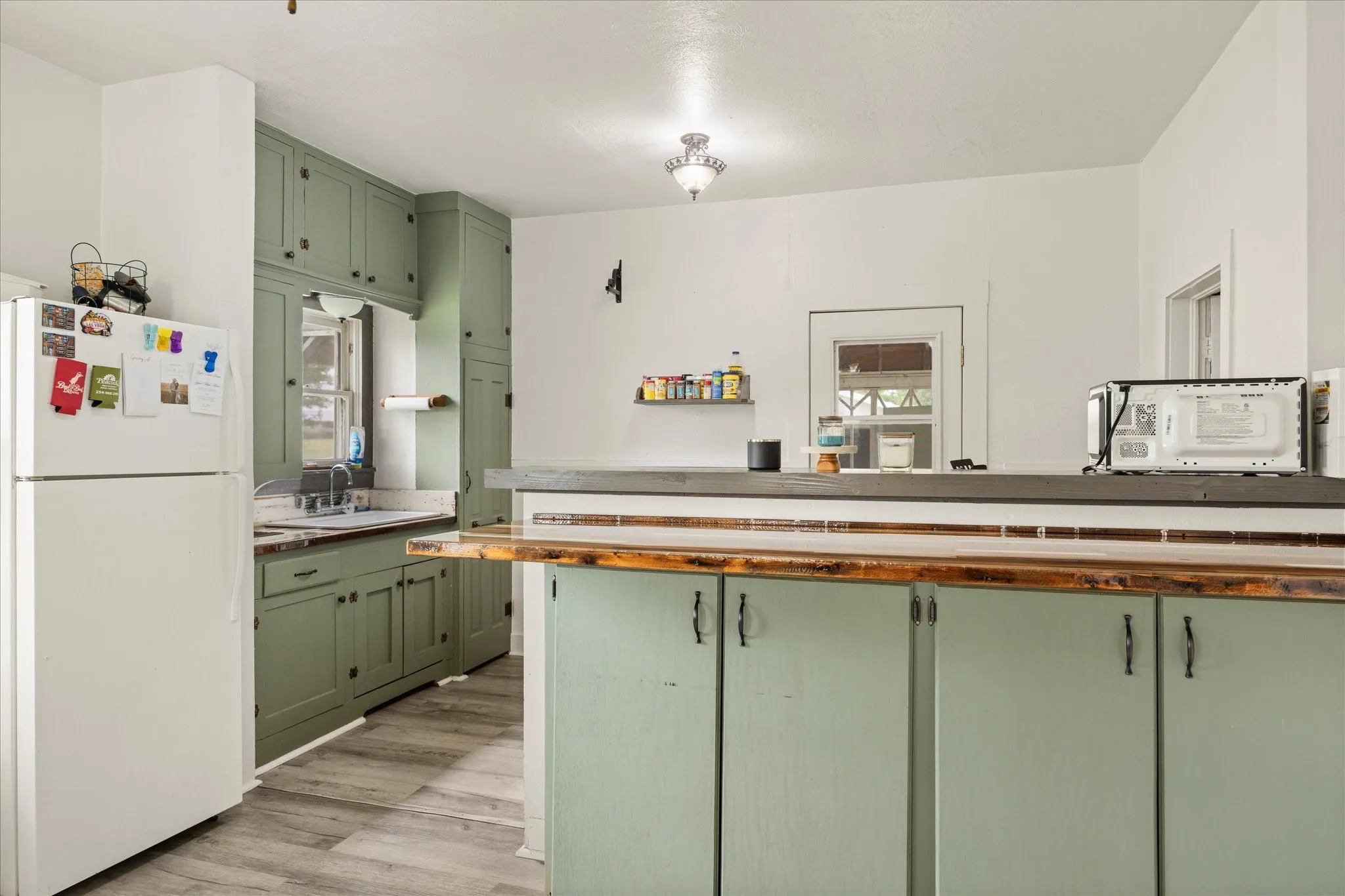 Single Family Residence For Sale in Erath County , 11755 W FM 8, Stephenville, Texas 76401, 4 Bedroom, 2 Bathroom, 3 Garage spaces, 1,968 Sqft, built in 1920, mls#21326968, Real Estate Agent in Stephenville, Homes For Sale in Erath county, Homes For Sale in Stephenville, Realtor in Stephenville Texas, Real Estate Brokerage Independent Realty Texas, Luminita Cordes Realtor