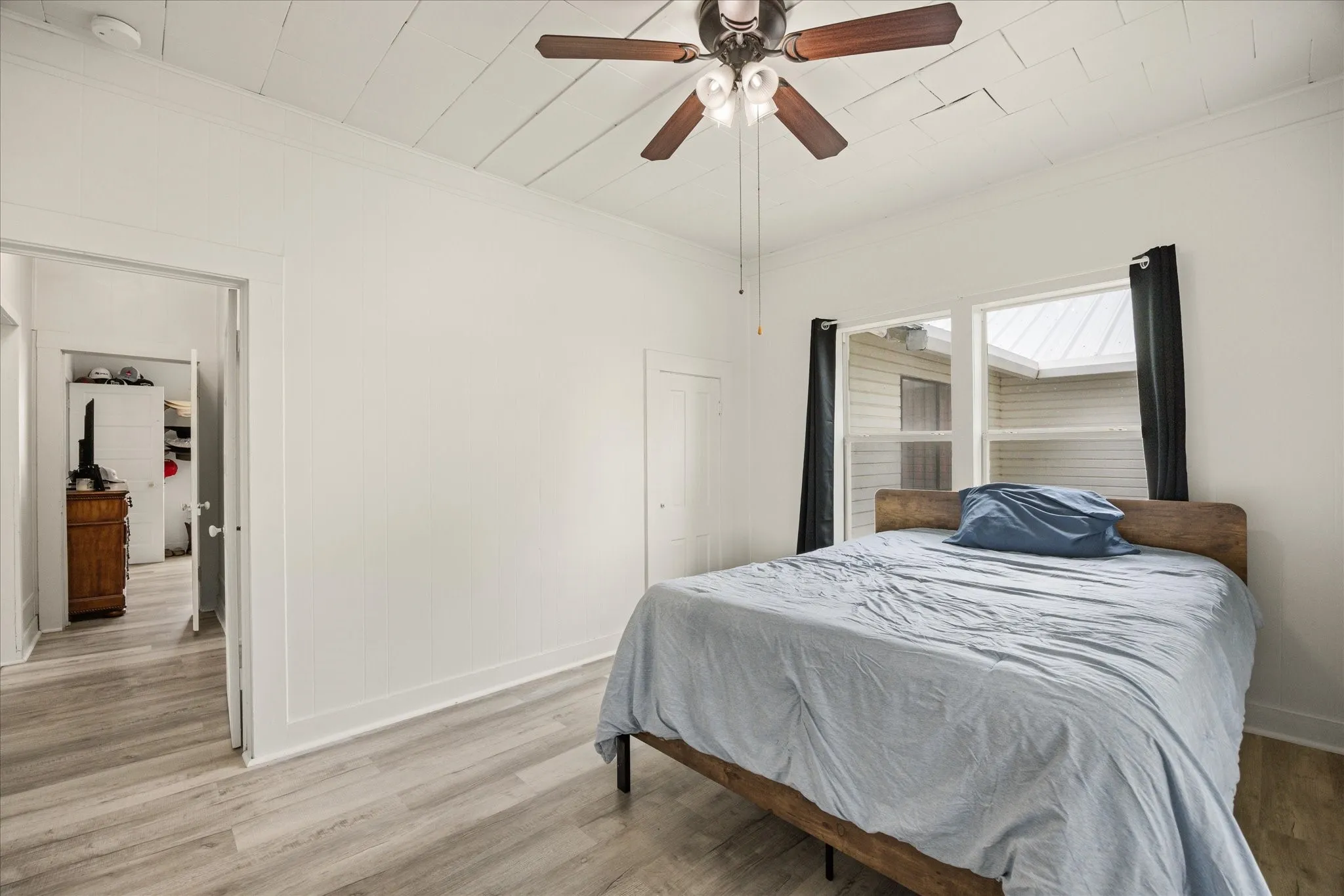 Single Family Residence For Sale in Erath County , 11755 W FM 8, Stephenville, Texas 76401, 4 Bedroom, 2 Bathroom, 3 Garage spaces, 1,968 Sqft, built in 1920, mls#21326968, Real Estate Agent in Stephenville, Homes For Sale in Erath county, Homes For Sale in Stephenville, Realtor in Stephenville Texas, Real Estate Brokerage Independent Realty Texas, Luminita Cordes Realtor