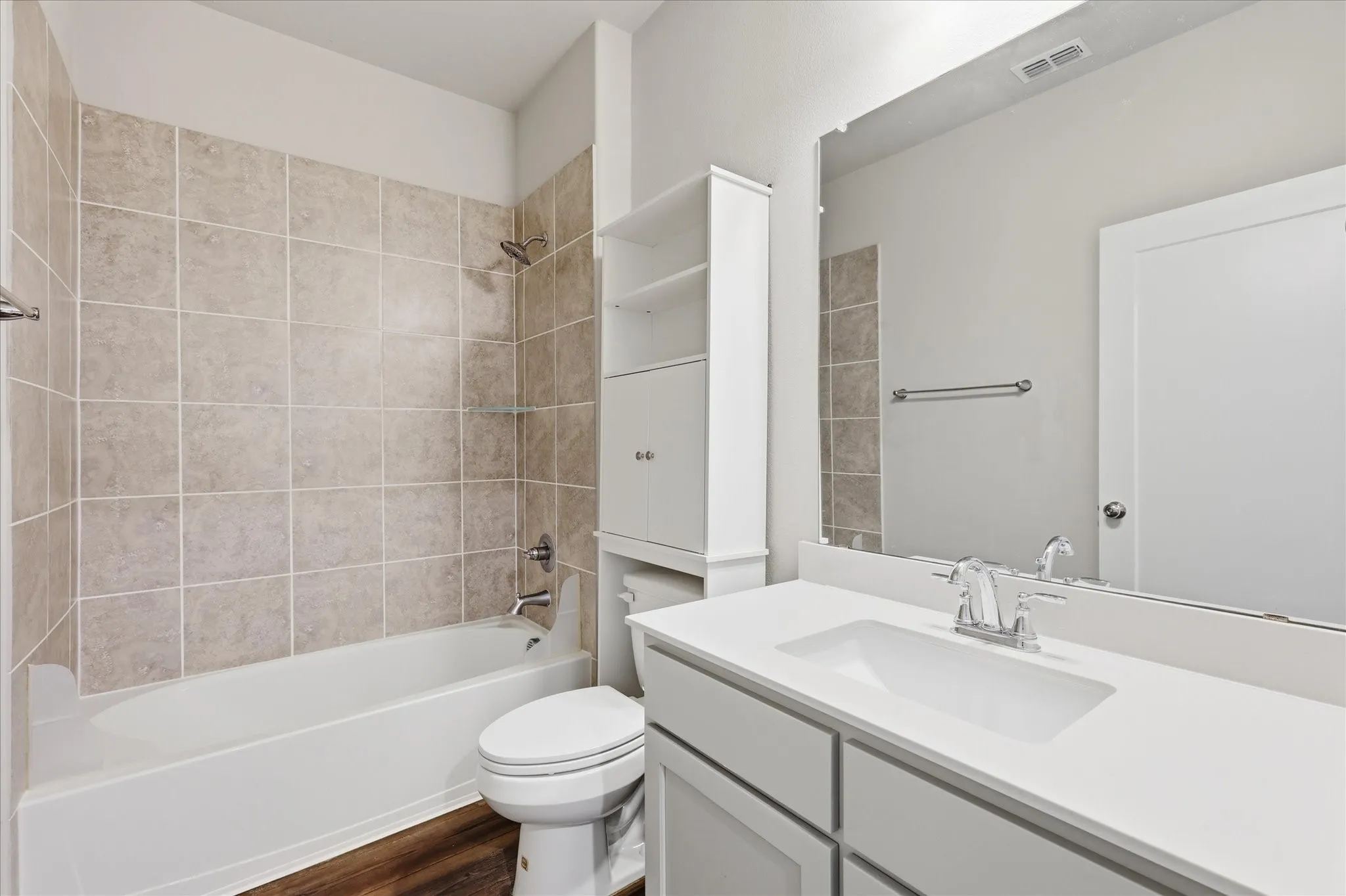 Single Family Residence For Sale in Tarrant County , 10533 Big Lagoon Drive, Fort Worth, Texas 76179, 4 Bedroom, 3 Bathroom, 2 Garage spaces, 2,251 Sqft, built in 2021, mls#21326867, Real Estate Agent in Fort Worth, Homes For Sale in Tarrant county, Homes For Sale in Fort Worth, Realtor in Fort Worth Texas, Real Estate Brokerage Independent Realty Texas, Luminita Cordes Realtor