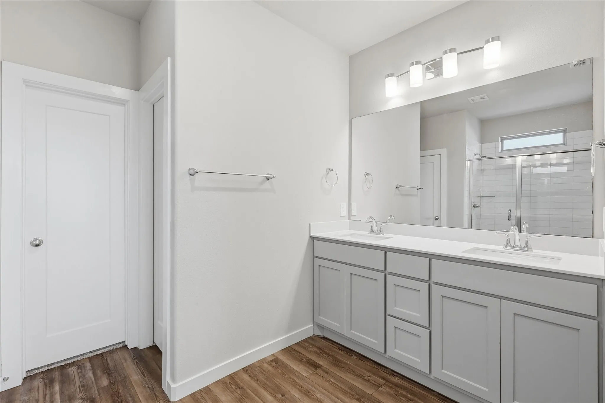 Single Family Residence For Sale in Tarrant County , 10533 Big Lagoon Drive, Fort Worth, Texas 76179, 4 Bedroom, 3 Bathroom, 2 Garage spaces, 2,251 Sqft, built in 2021, mls#21326867, Real Estate Agent in Fort Worth, Homes For Sale in Tarrant county, Homes For Sale in Fort Worth, Realtor in Fort Worth Texas, Real Estate Brokerage Independent Realty Texas, Luminita Cordes Realtor