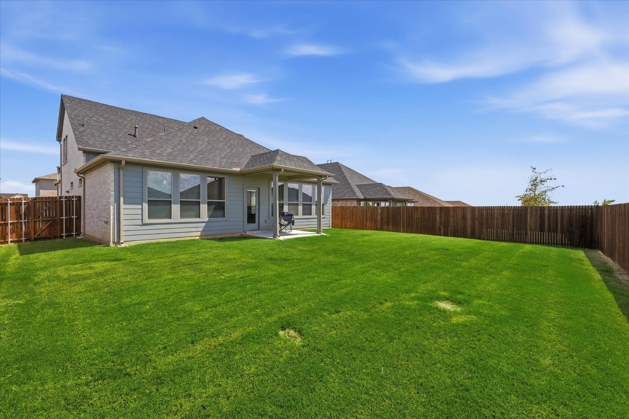 Single Family Residence For Sale in Tarrant County , 10533 Big Lagoon Drive, Fort Worth, Texas 76179, 4 Bedroom, 3 Bathroom, 2 Garage spaces, 2,251 Sqft, built in 2021, mls#21326867, Real Estate Agent in Fort Worth, Homes For Sale in Tarrant county, Homes For Sale in Fort Worth, Realtor in Fort Worth Texas, Real Estate Brokerage Independent Realty Texas, Luminita Cordes Realtor