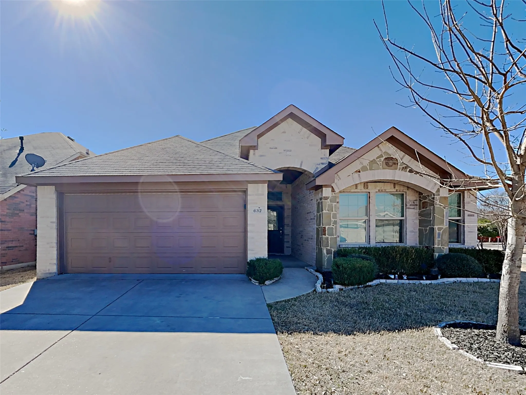 Single Family Residence For Rent in Tarrant County , 632 Hutchins Drive, Crowley, Texas 76036, 3 Bedroom, 2 Bathroom, 2 Garage spaces, 1,815 Sqft, built in 2014, mls#21327027, Real Estate Agent in Crowley, Homes For Rent in Tarrant county, Homes For Rent in Crowley, Realtor in Crowley Texas, Real Estate Brokerage Independent Realty Texas, Luminita Cordes Realtor