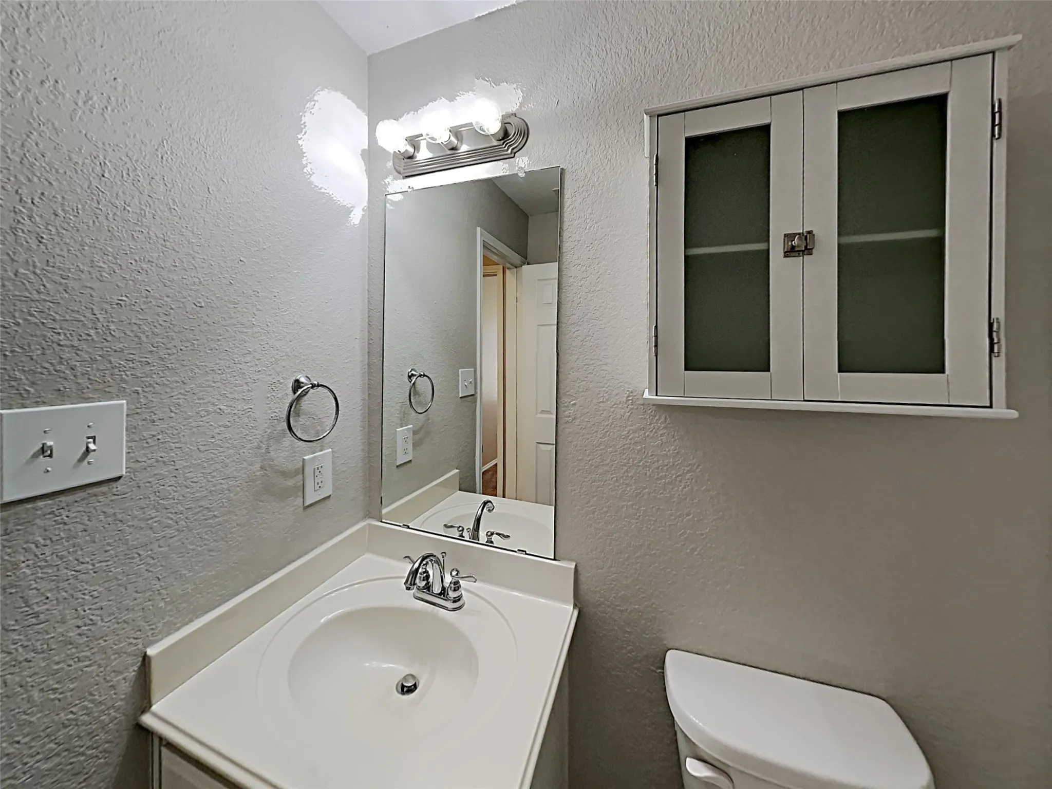 Single Family Residence For Rent in Tarrant County , 632 Hutchins Drive, Crowley, Texas 76036, 3 Bedroom, 2 Bathroom, 2 Garage spaces, 1,815 Sqft, built in 2014, mls#21327027, Real Estate Agent in Crowley, Homes For Rent in Tarrant county, Homes For Rent in Crowley, Realtor in Crowley Texas, Real Estate Brokerage Independent Realty Texas, Luminita Cordes Realtor