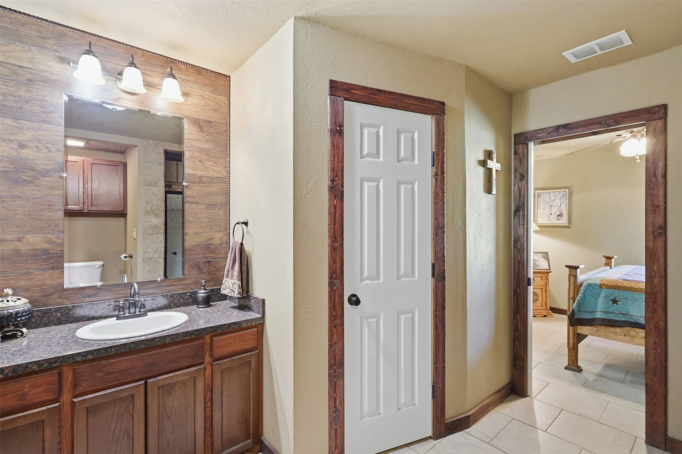 Single Family Residence For Sale in Parker County , 2951 Harwell Lake Road, Weatherford, Texas 76088, 4 Bedroom, 3 Bathroom, 2 Garage spaces, 2,655 Sqft, built in 2016, mls#21320445, Real Estate Agent in Weatherford, Homes For Sale in Parker county, Homes For Sale in Weatherford, Realtor in Weatherford Texas, Real Estate Brokerage Independent Realty Texas, Luminita Cordes Realtor