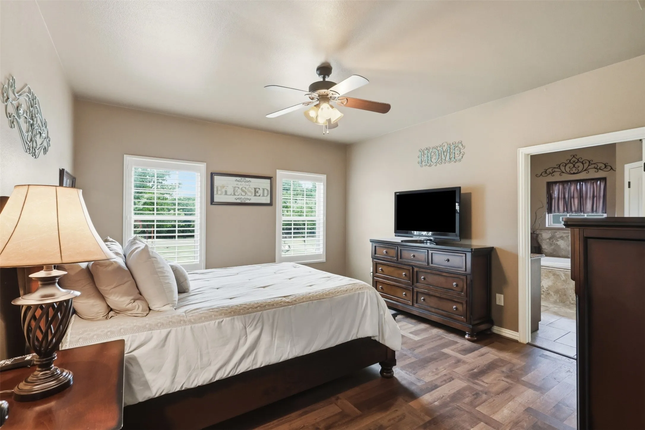 Single Family Residence For Sale in Parker County , 2951 Harwell Lake Road, Weatherford, Texas 76088, 4 Bedroom, 3 Bathroom, 2 Garage spaces, 2,655 Sqft, built in 2016, mls#21320445, Real Estate Agent in Weatherford, Homes For Sale in Parker county, Homes For Sale in Weatherford, Realtor in Weatherford Texas, Real Estate Brokerage Independent Realty Texas, Luminita Cordes Realtor