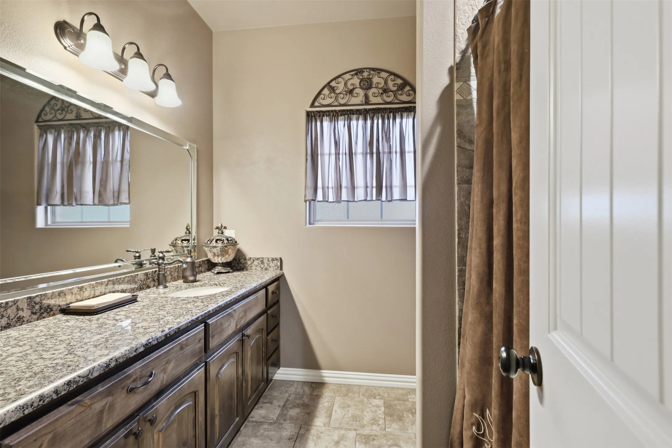 Single Family Residence For Sale in Parker County , 2951 Harwell Lake Road, Weatherford, Texas 76088, 4 Bedroom, 3 Bathroom, 2 Garage spaces, 2,655 Sqft, built in 2016, mls#21320445, Real Estate Agent in Weatherford, Homes For Sale in Parker county, Homes For Sale in Weatherford, Realtor in Weatherford Texas, Real Estate Brokerage Independent Realty Texas, Luminita Cordes Realtor