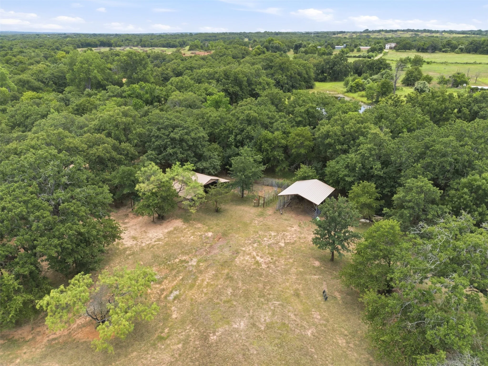 Single Family Residence For Sale in Parker County , 2951 Harwell Lake Road, Weatherford, Texas 76088, 4 Bedroom, 3 Bathroom, 2 Garage spaces, 2,655 Sqft, built in 2016, mls#21320445, Real Estate Agent in Weatherford, Homes For Sale in Parker county, Homes For Sale in Weatherford, Realtor in Weatherford Texas, Real Estate Brokerage Independent Realty Texas, Luminita Cordes Realtor
